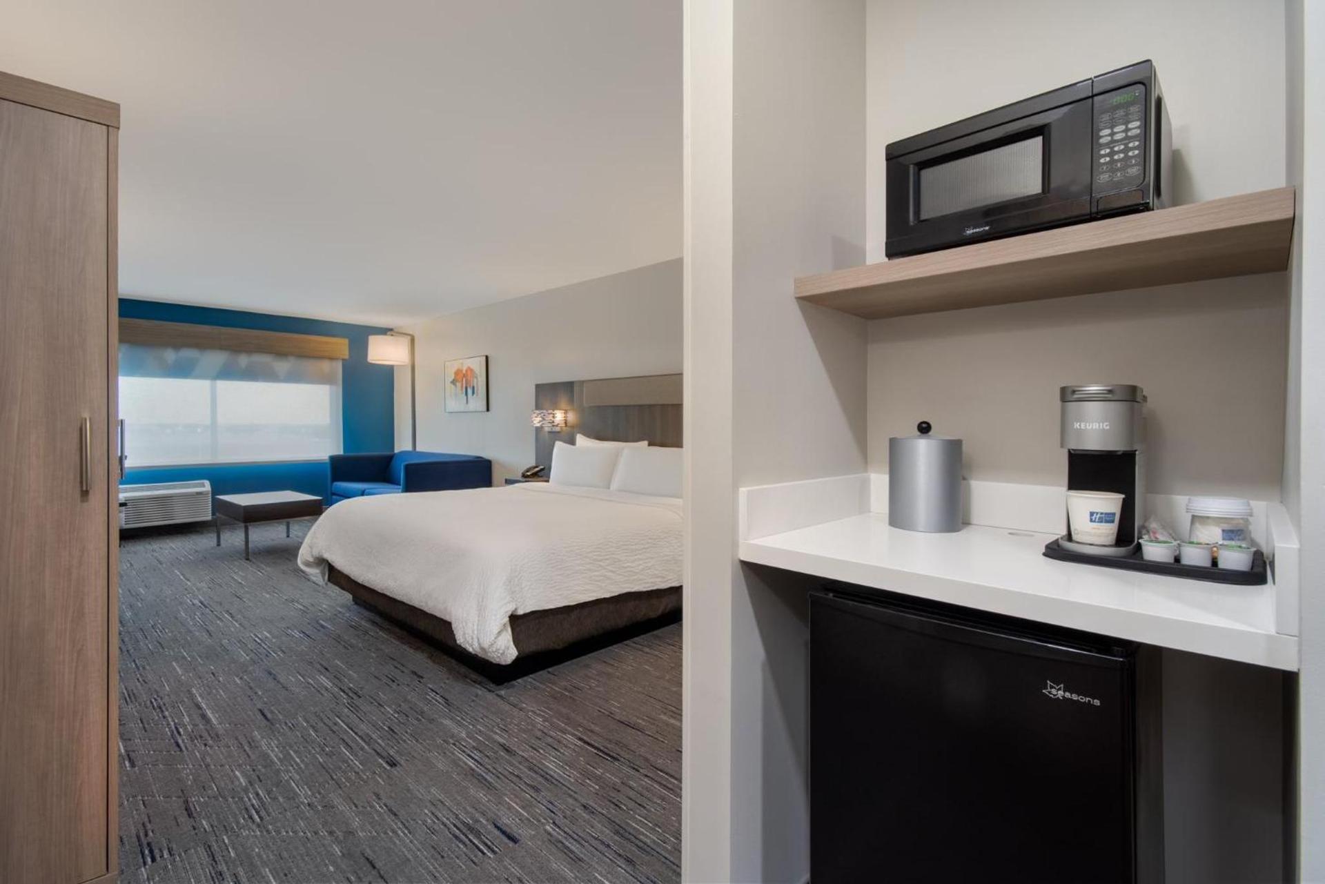 Holiday Inn Express & Suites Muskegon - Grand Haven by IHG photo 51