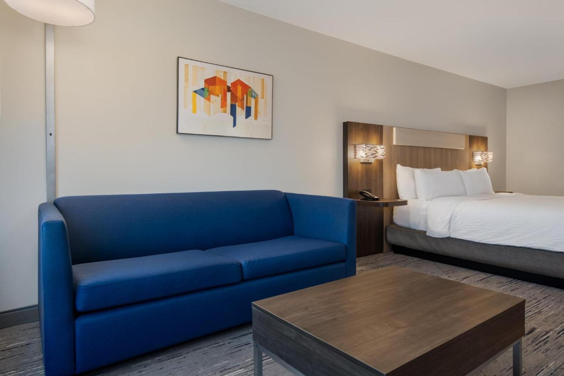 Holiday Inn Express & Suites Muskegon - Grand Haven by IHG photo 52