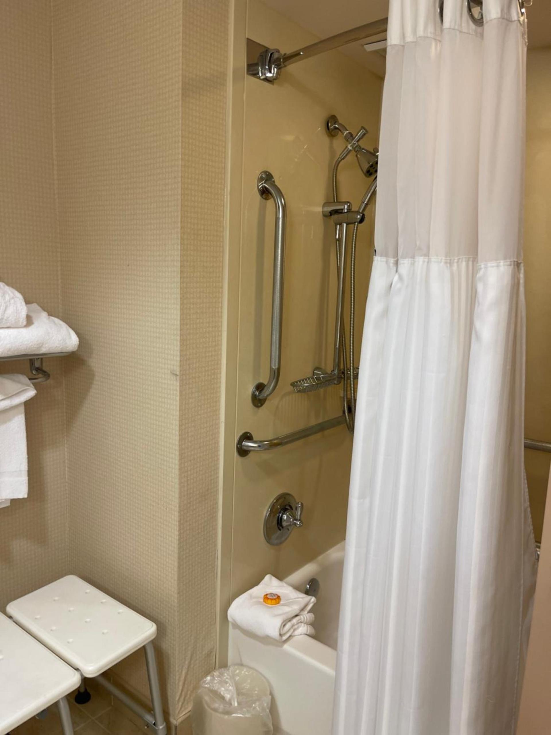 Quality Hotel Philadelphia Airport photo 31