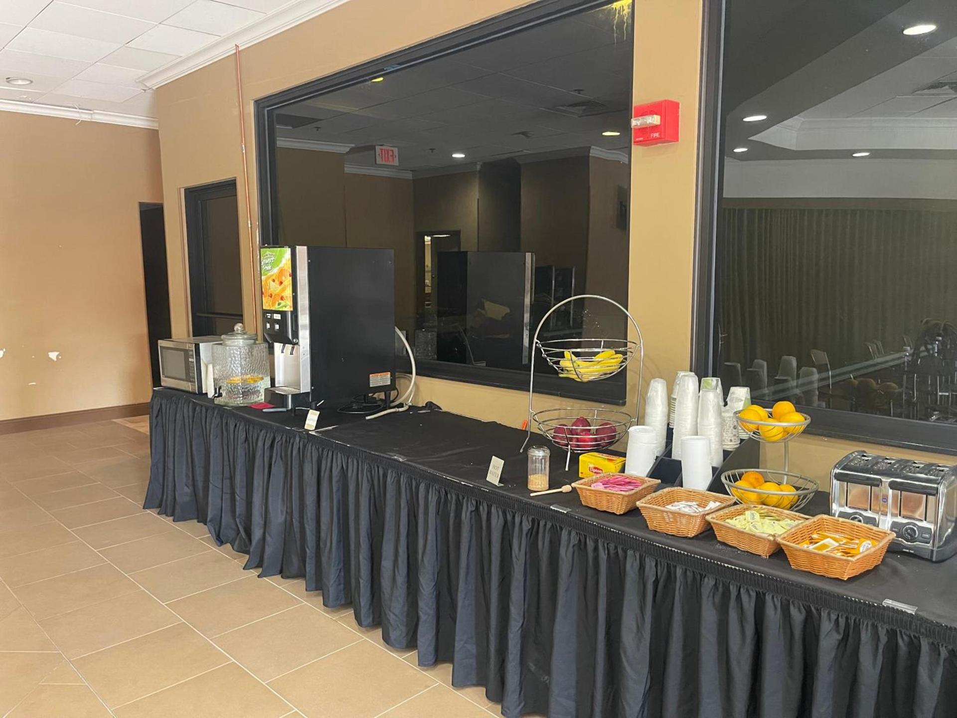 Quality Hotel Philadelphia Airport photo 19