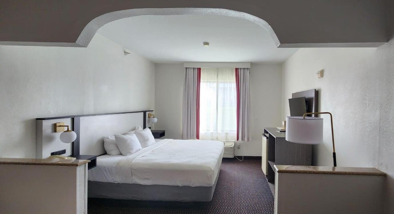 Ramada by Wyndham Columbia photo 44