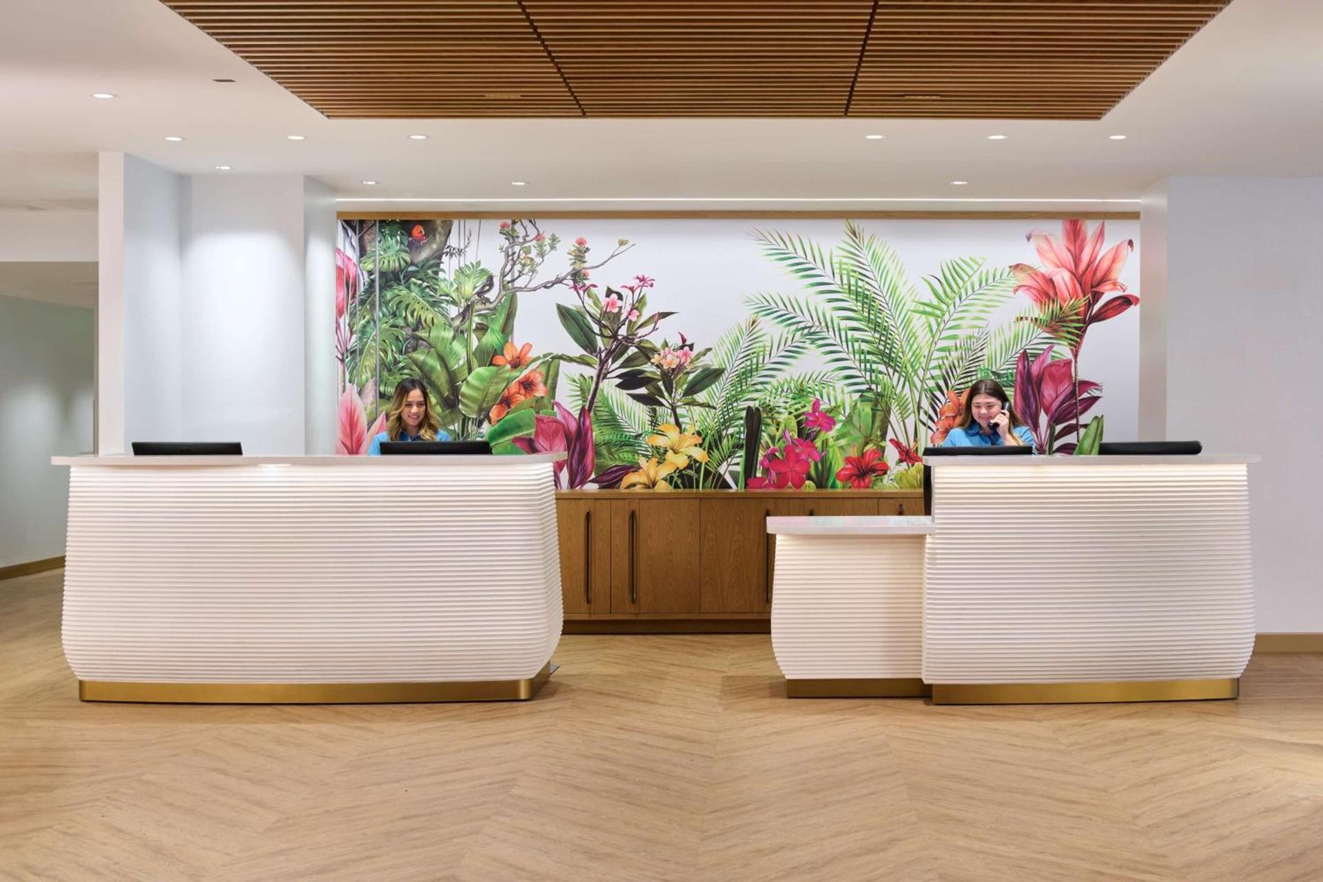 OUTRIGGER Waikiki Paradise Hotel photo 2
