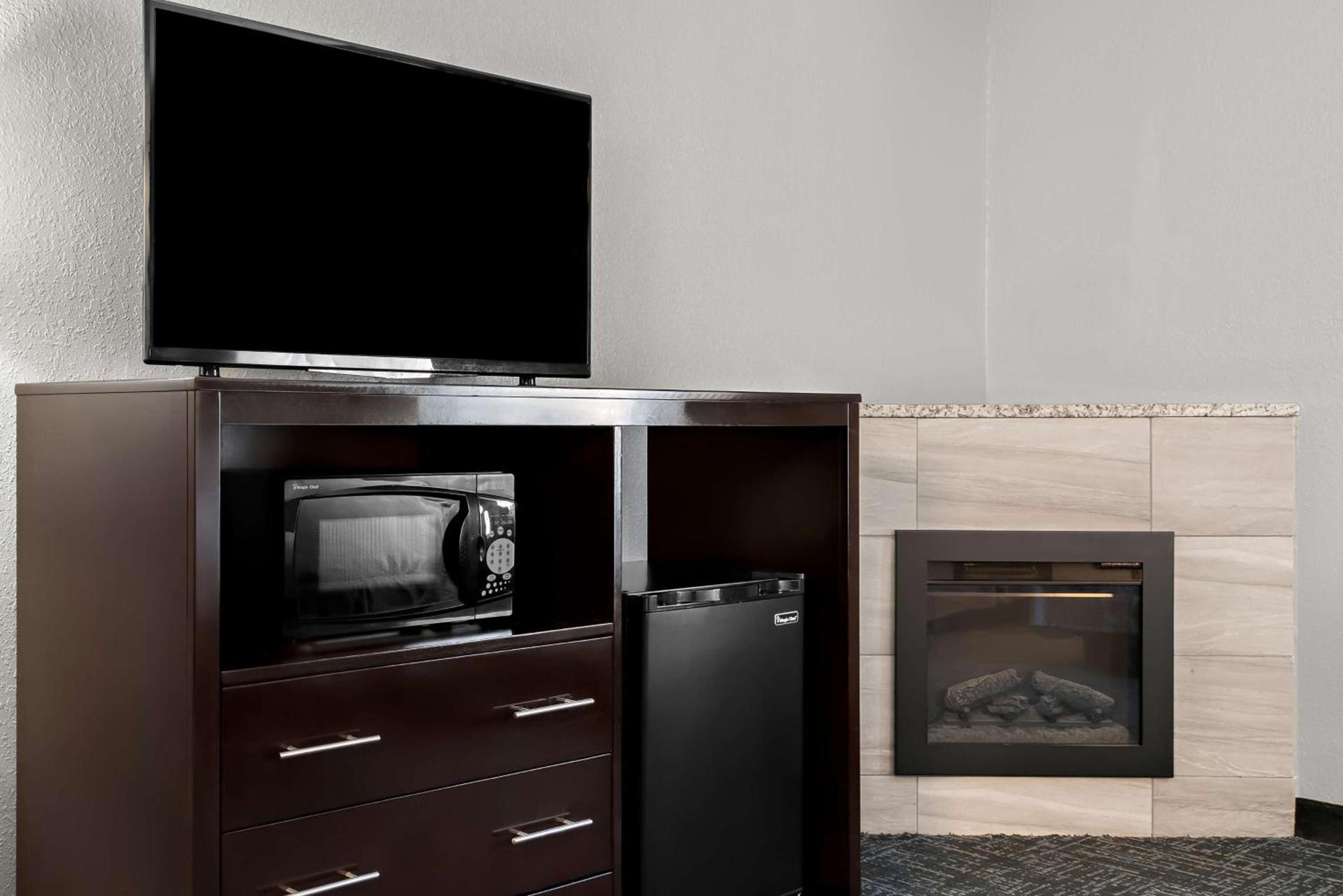 Best Western Plus Flint Airport Inn & Suites photo 15