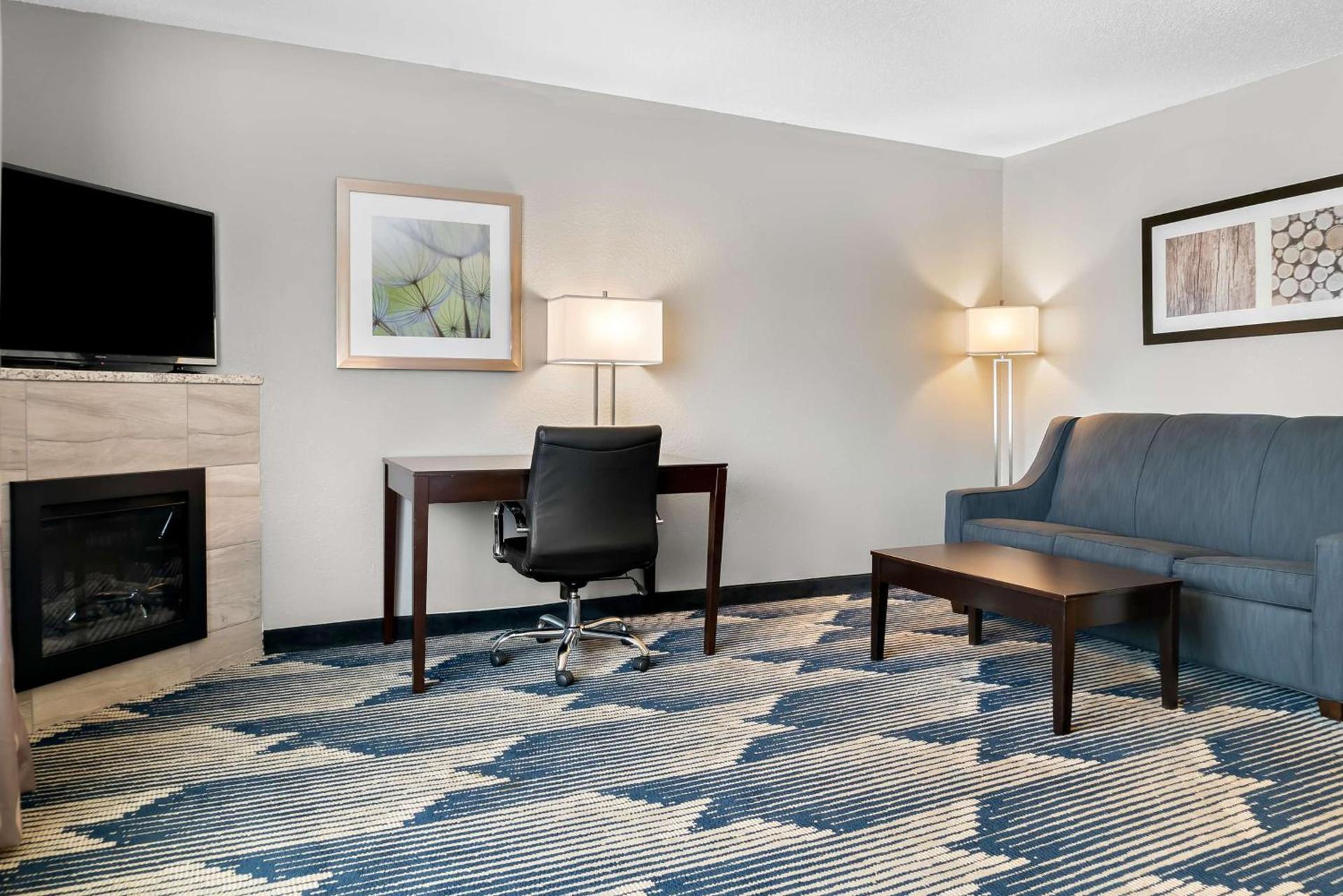 Best Western Plus Flint Airport Inn & Suites photo 26
