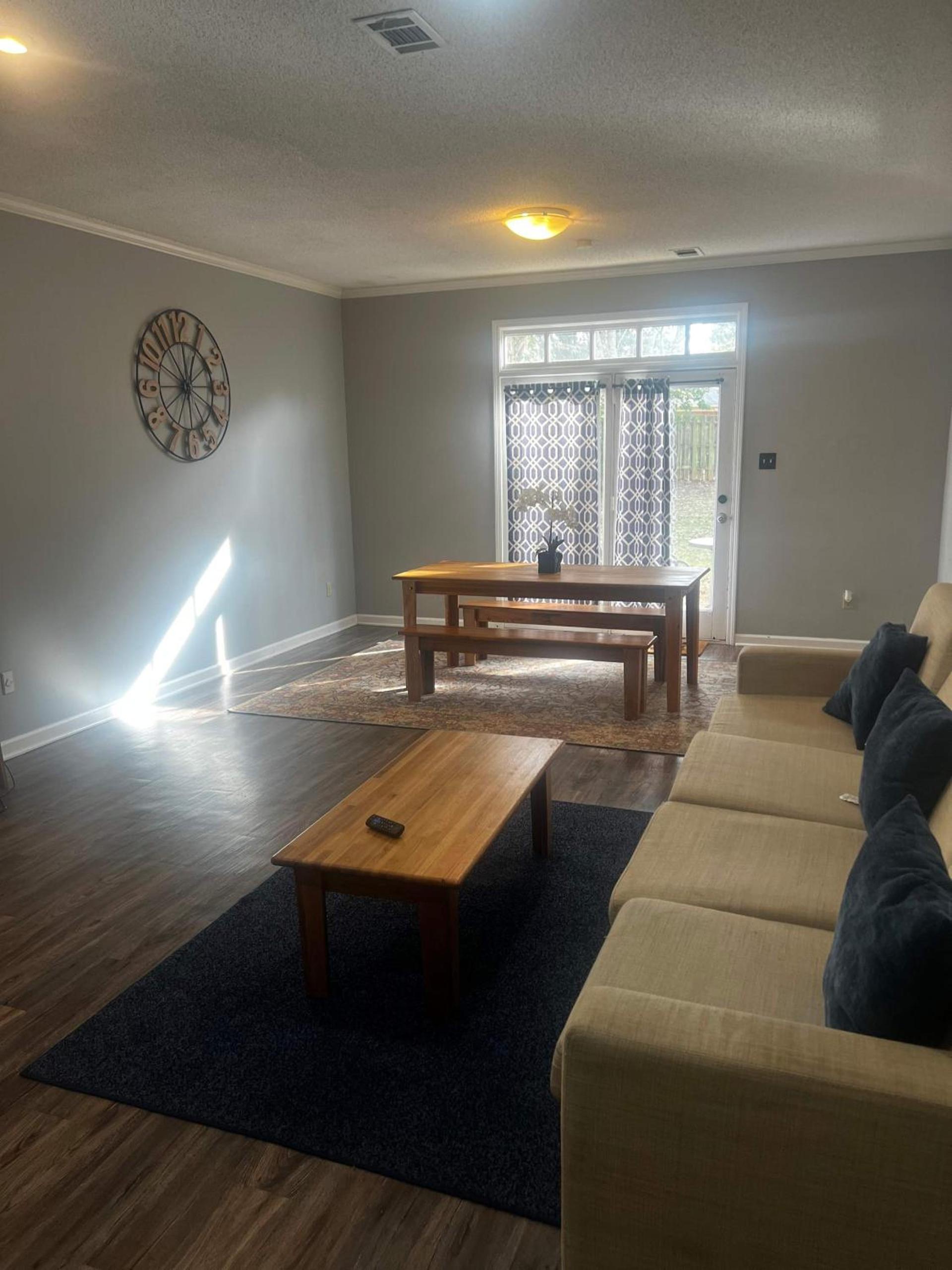 Cozy in Cordova-- Close to I-40 photo 8