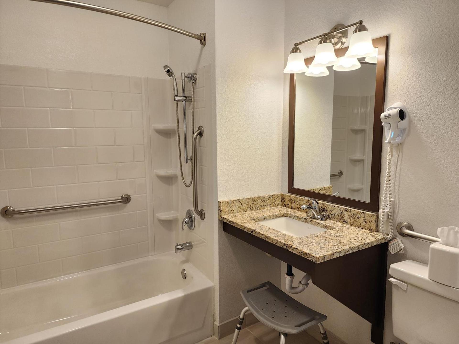 Quality Inn & Suites Denver International Airport photo 36