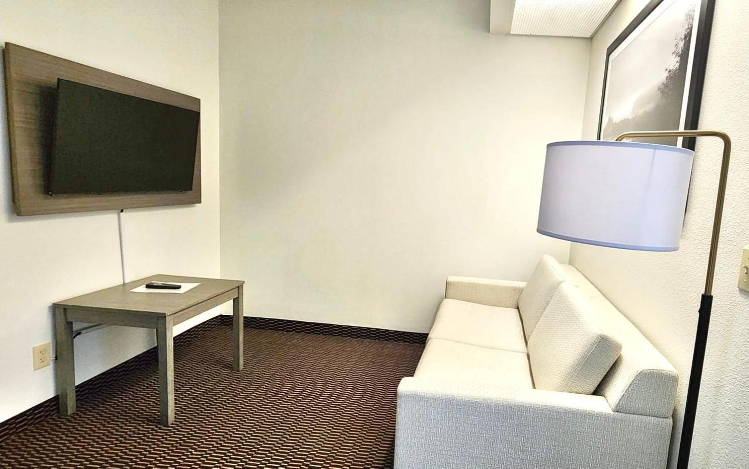 Ramada by Wyndham Columbia photo 49