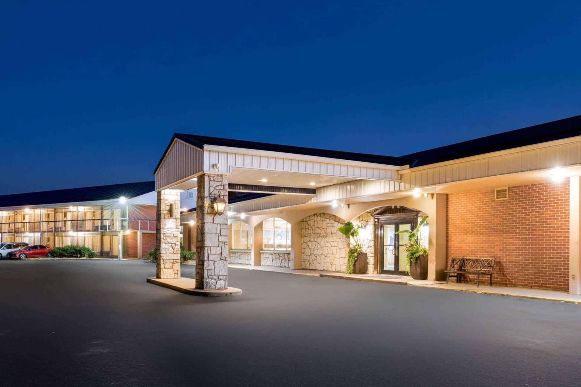 Days Inn by Wyndham Dubuque — hotel in Dubuque