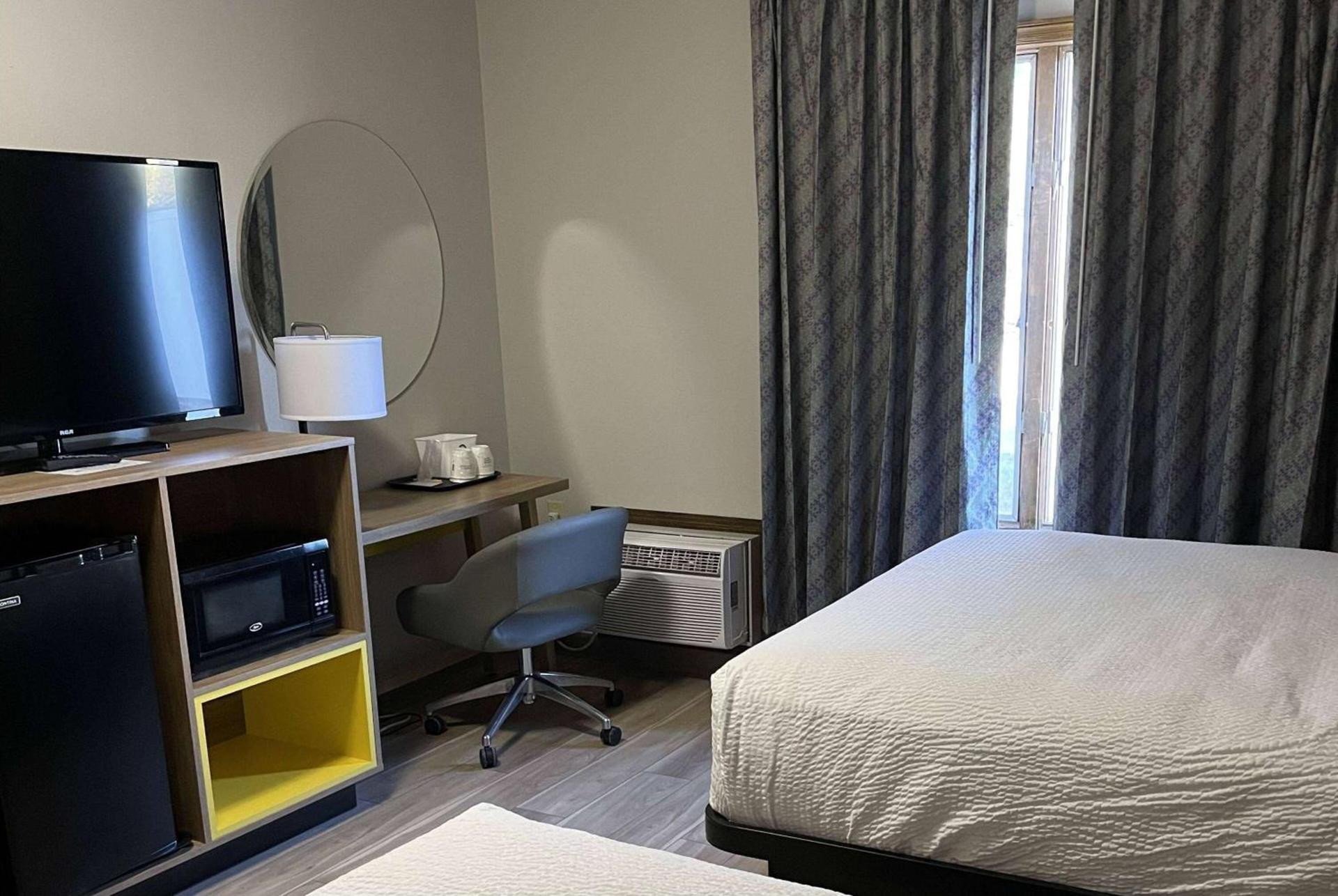 Days Inn by Wyndham Hutchinson photo 12