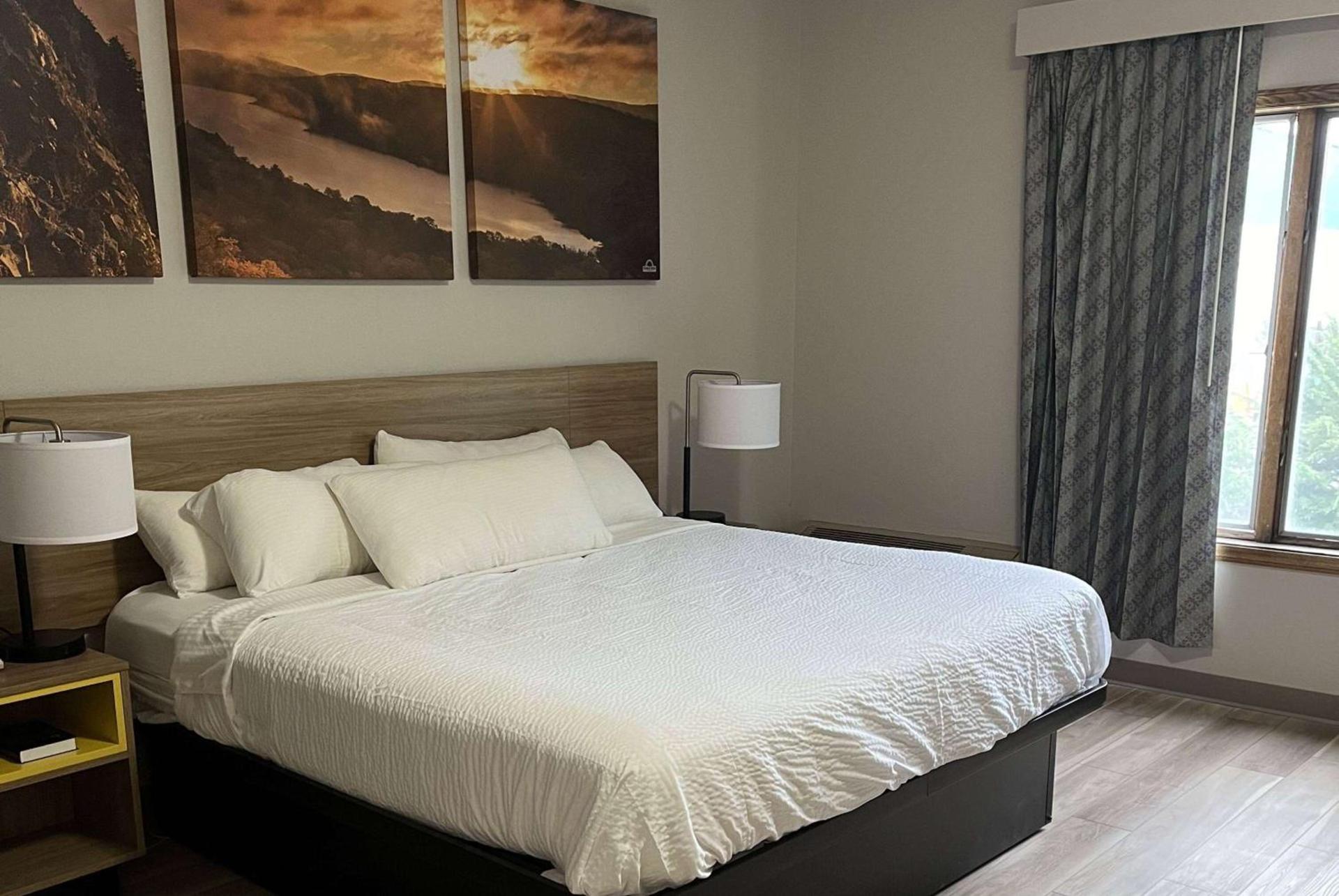 Days Inn by Wyndham Hutchinson photo 13
