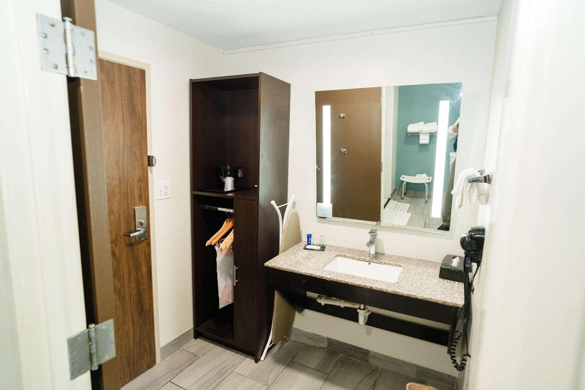 Sleep Inn & Suites West Knoxville photo 55