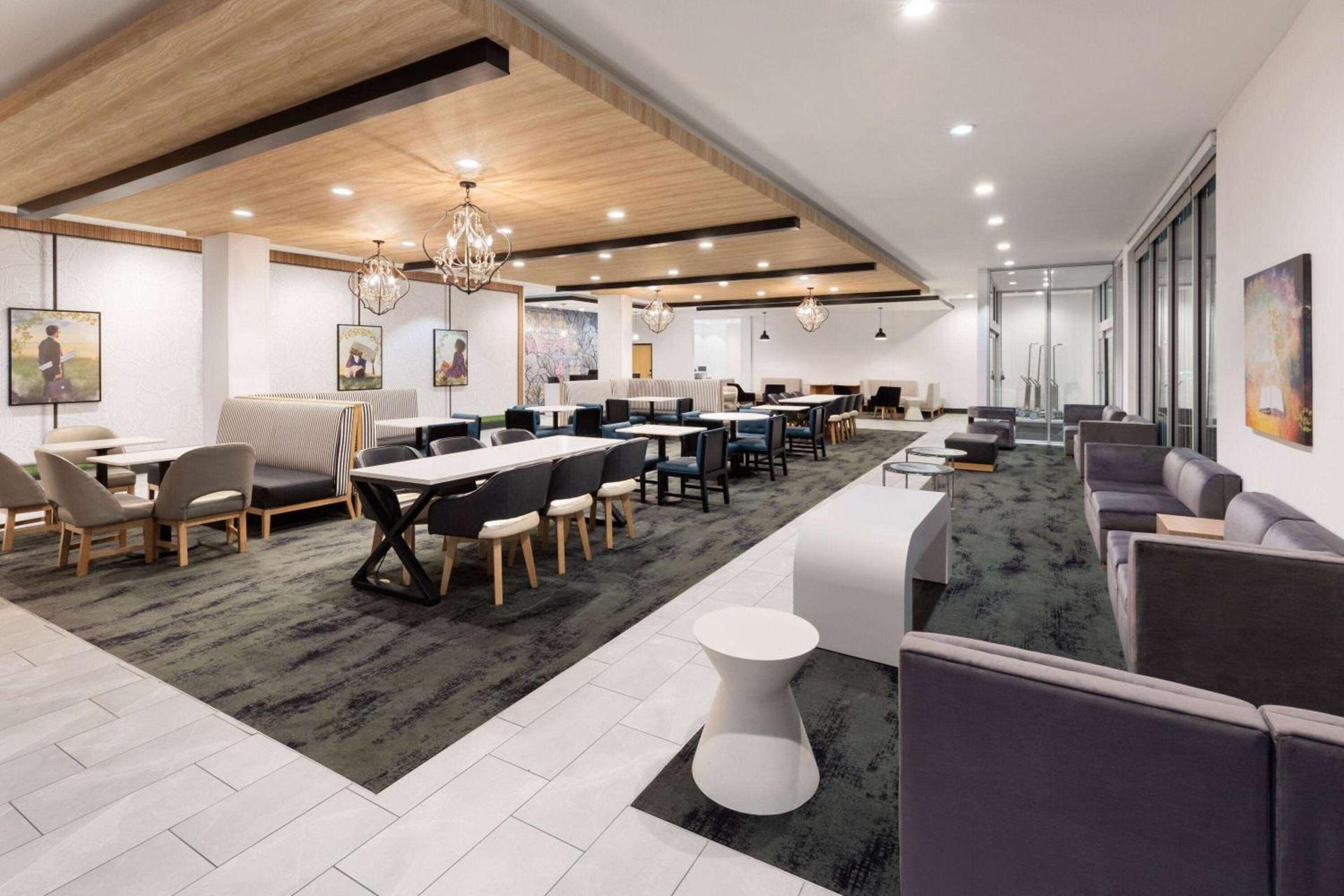 La Quinta Inn & Suites by Wyndham Austin Parmer Tech Ridge photo 4