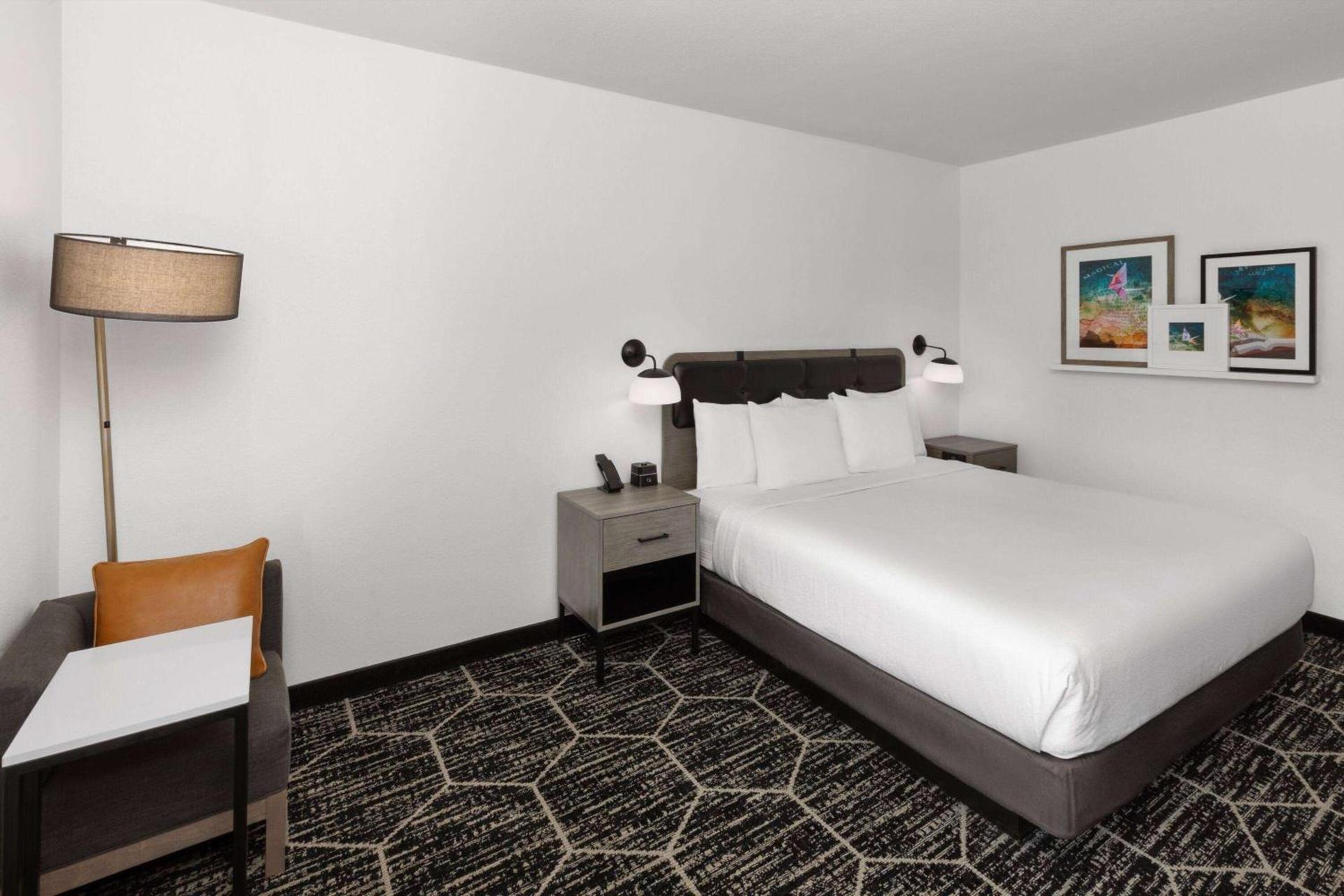 La Quinta Inn & Suites by Wyndham Austin Parmer Tech Ridge photo 12