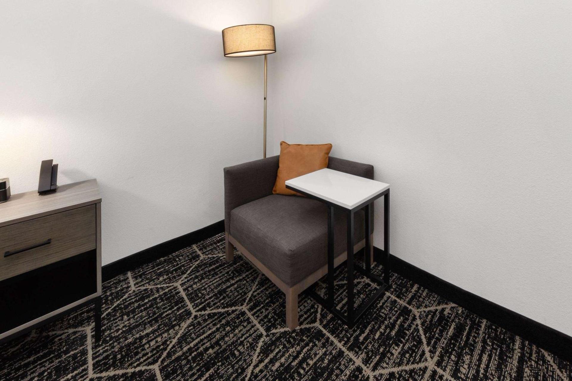 La Quinta Inn & Suites by Wyndham Austin Parmer Tech Ridge photo 17