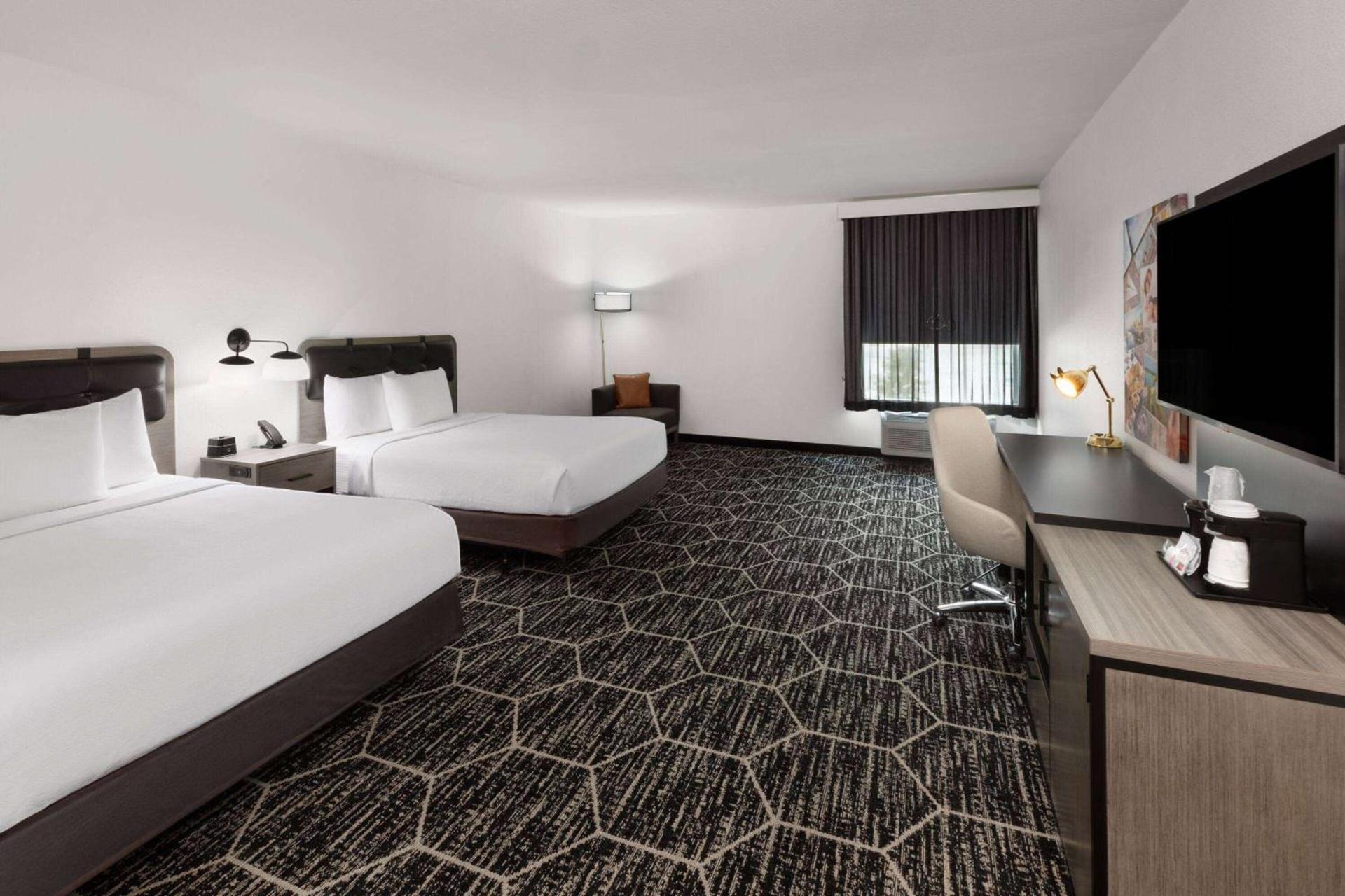 La Quinta Inn & Suites by Wyndham Austin Parmer Tech Ridge photo 18