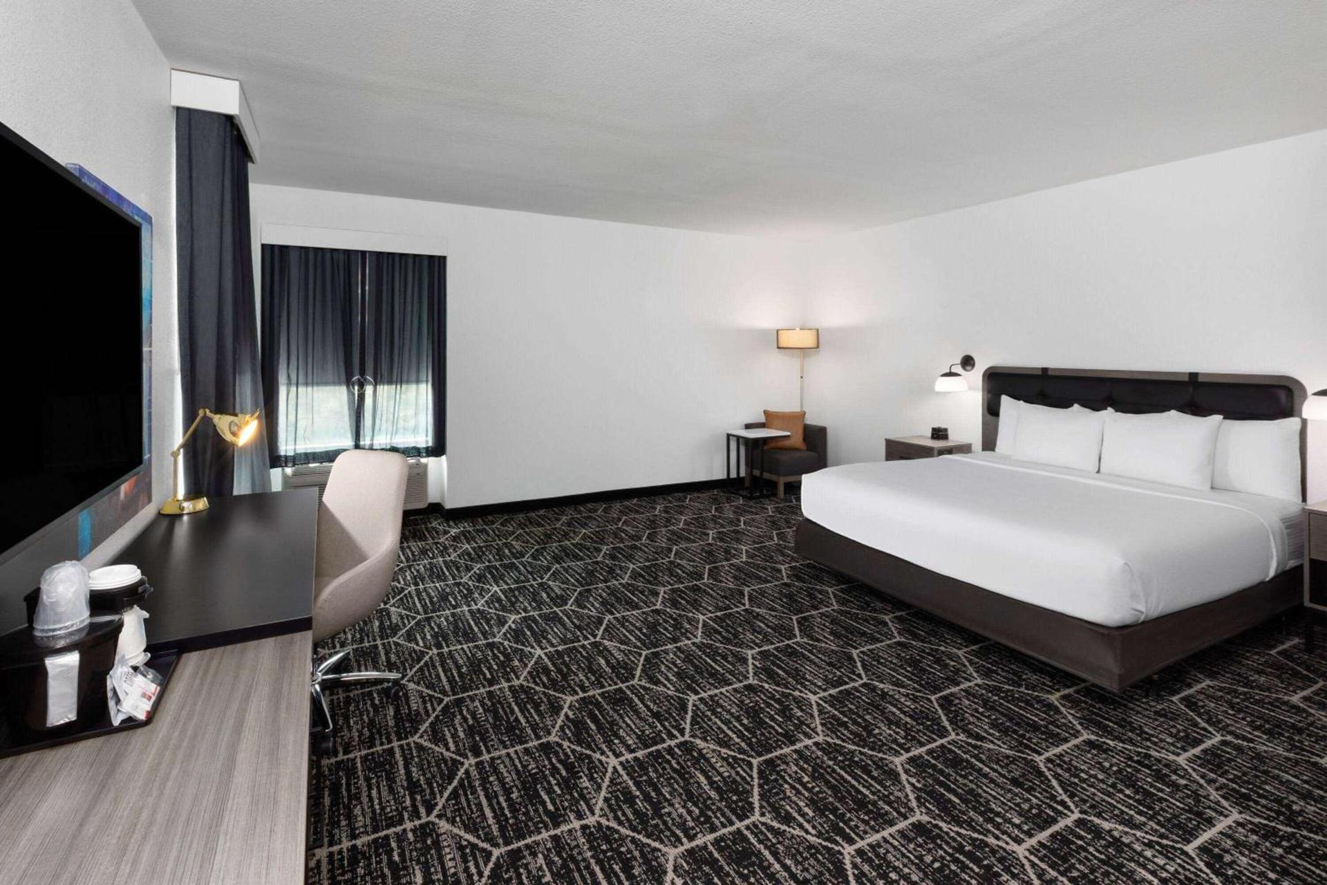 La Quinta Inn & Suites by Wyndham Austin Parmer Tech Ridge photo 24