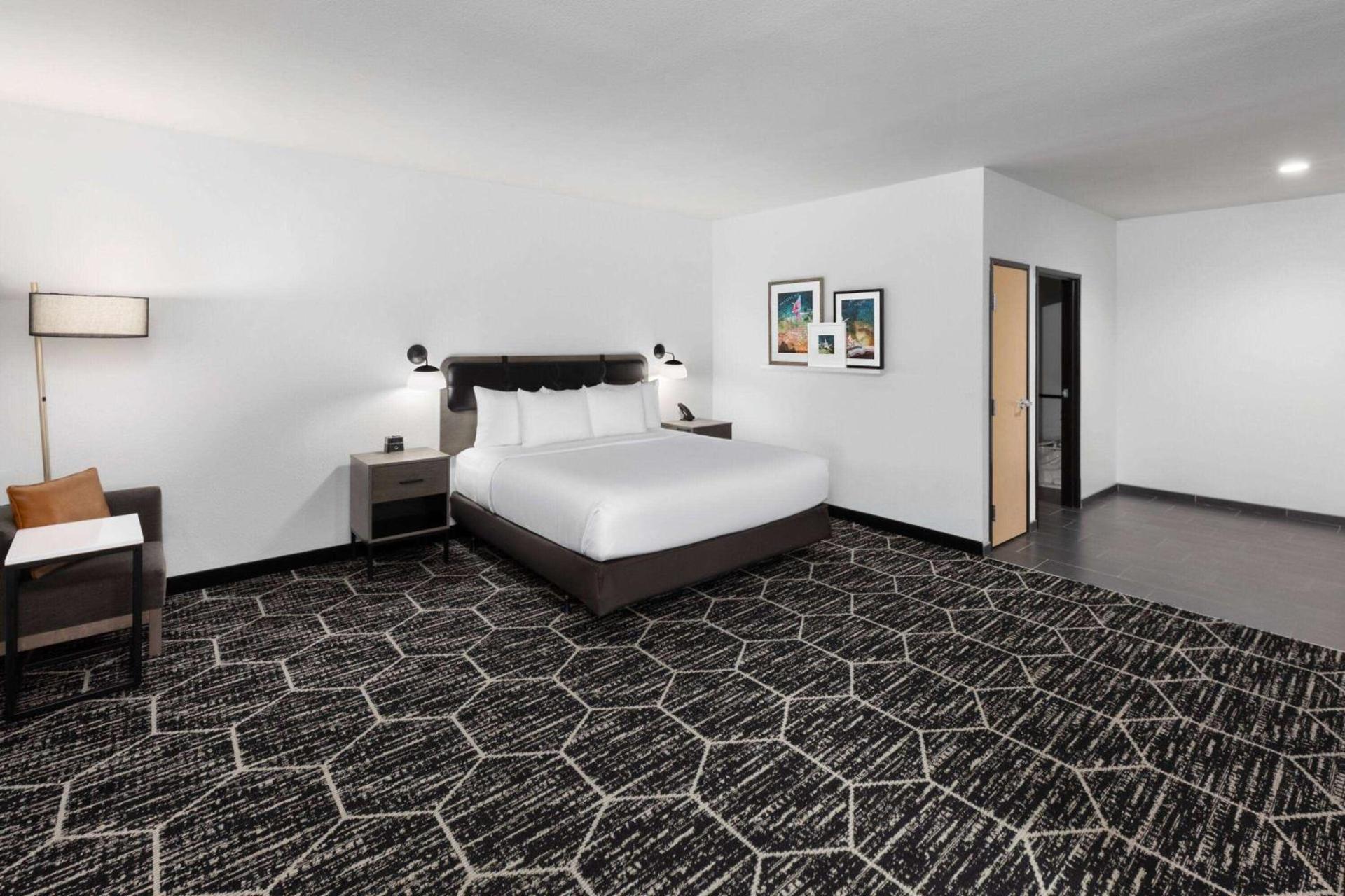 La Quinta Inn & Suites by Wyndham Austin Parmer Tech Ridge photo 25