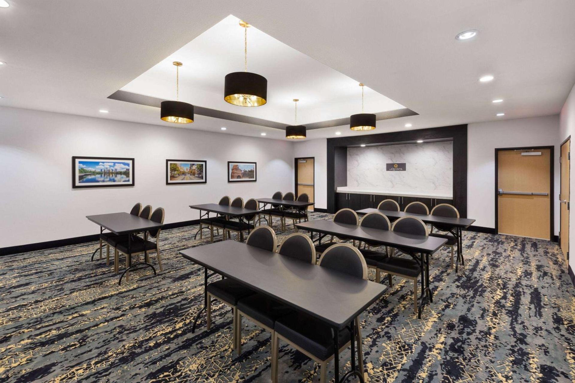 La Quinta Inn & Suites by Wyndham Austin Parmer Tech Ridge photo 26