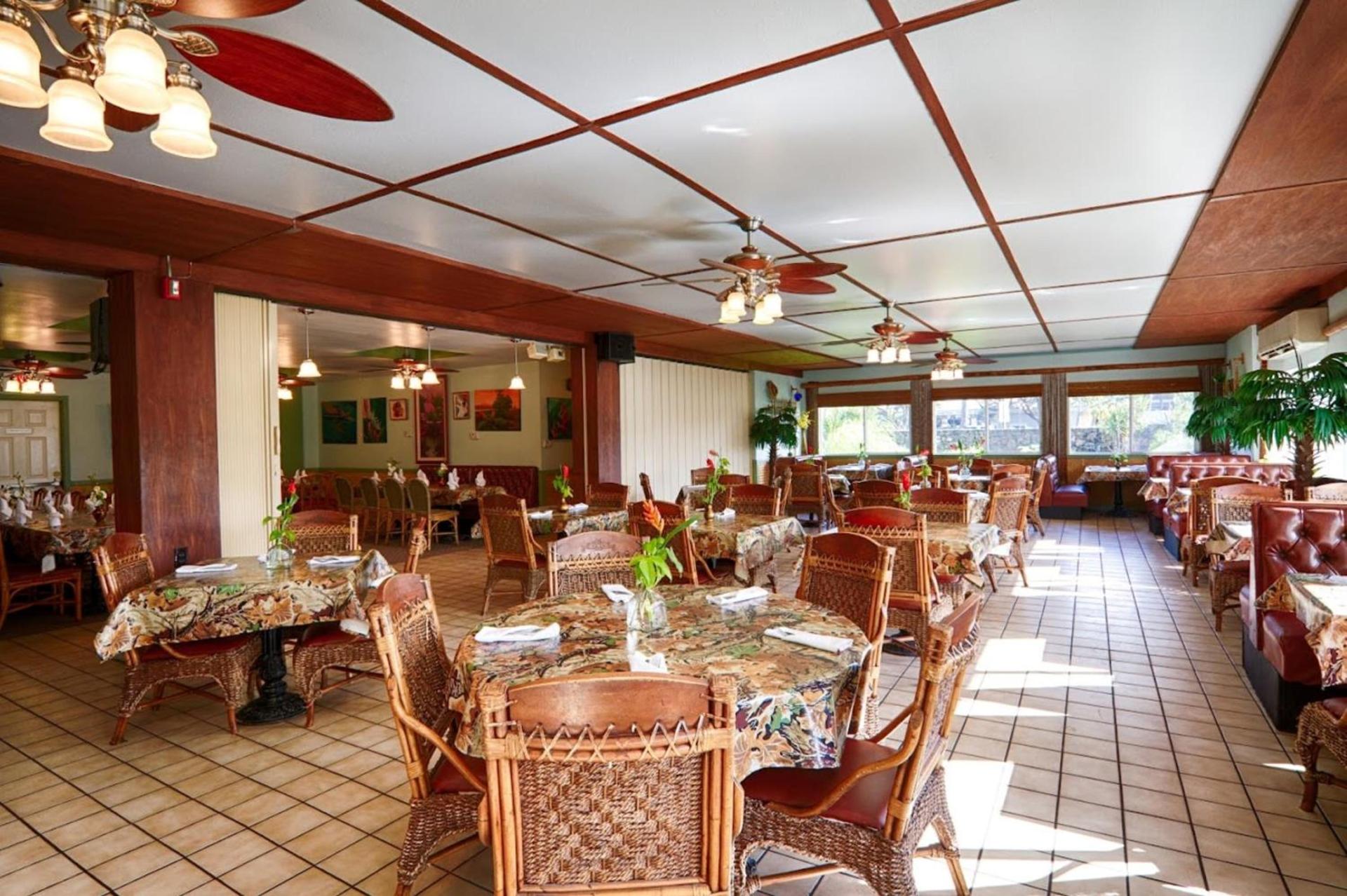 Maui Seaside Hotel photo 14