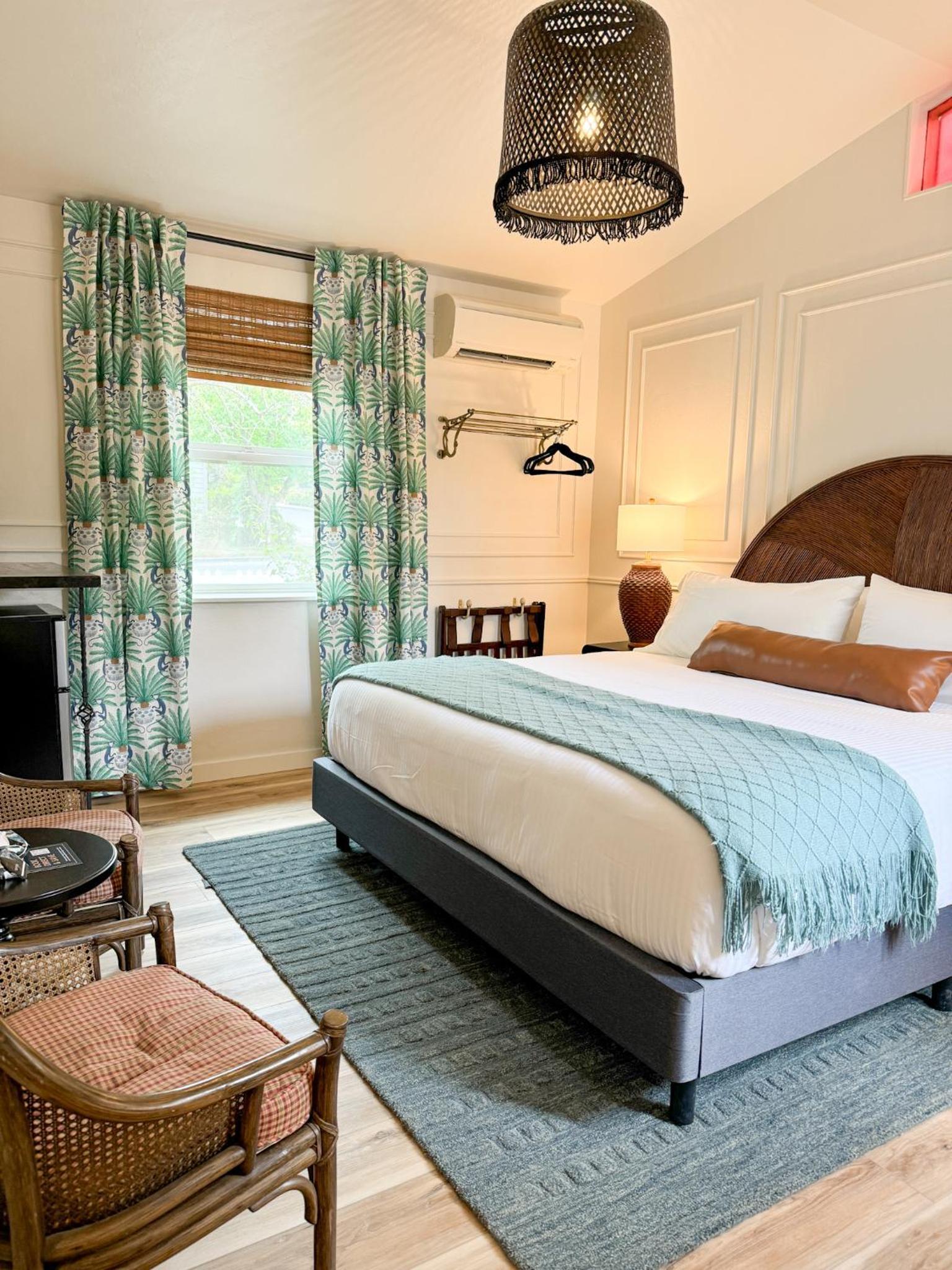 Swank Boutique Suites photo 17