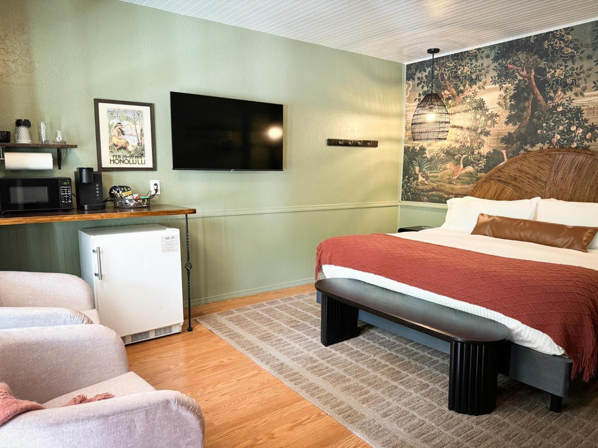 Swank Boutique Suites photo 11