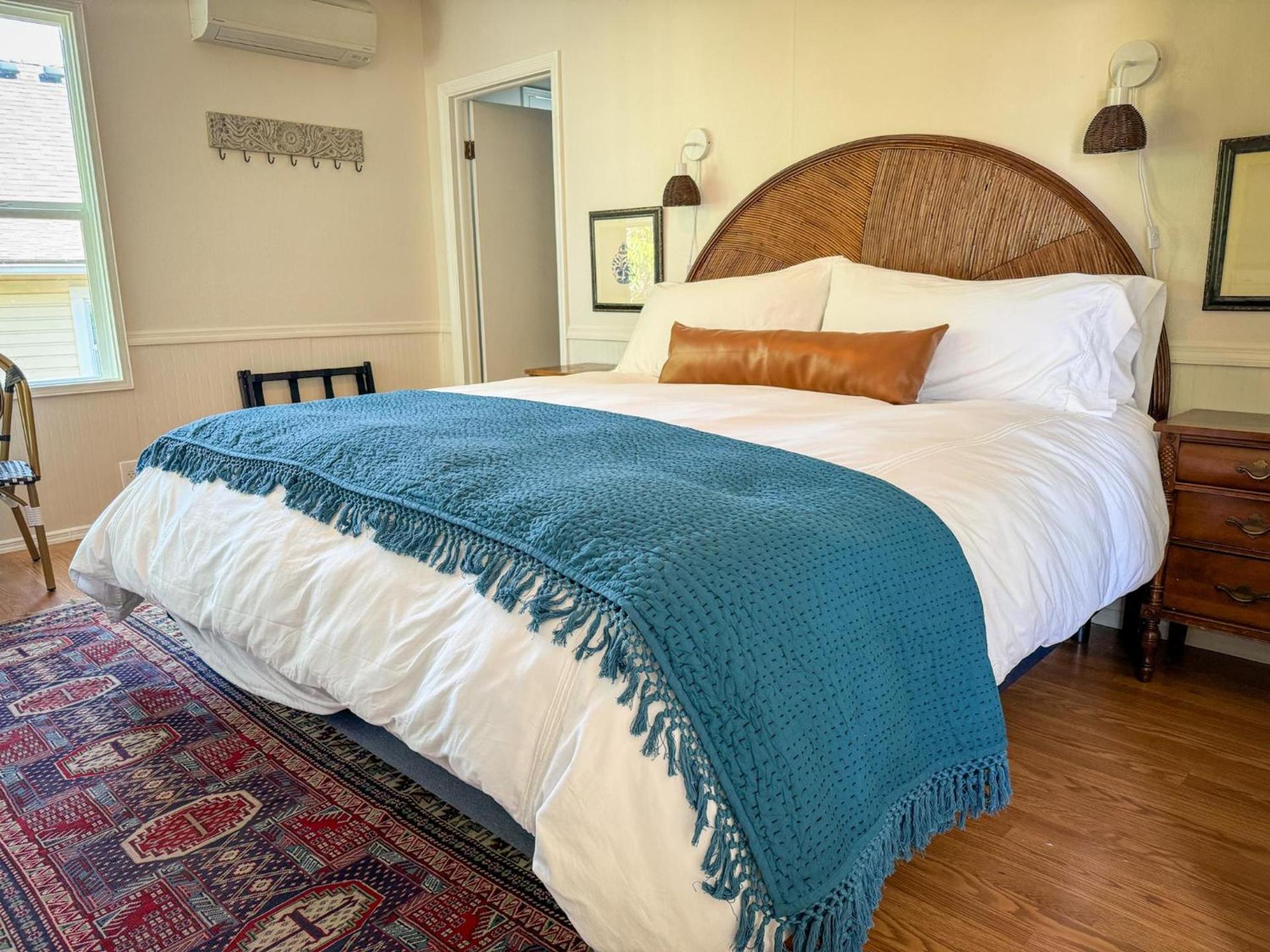 Swank Boutique Suites photo 13