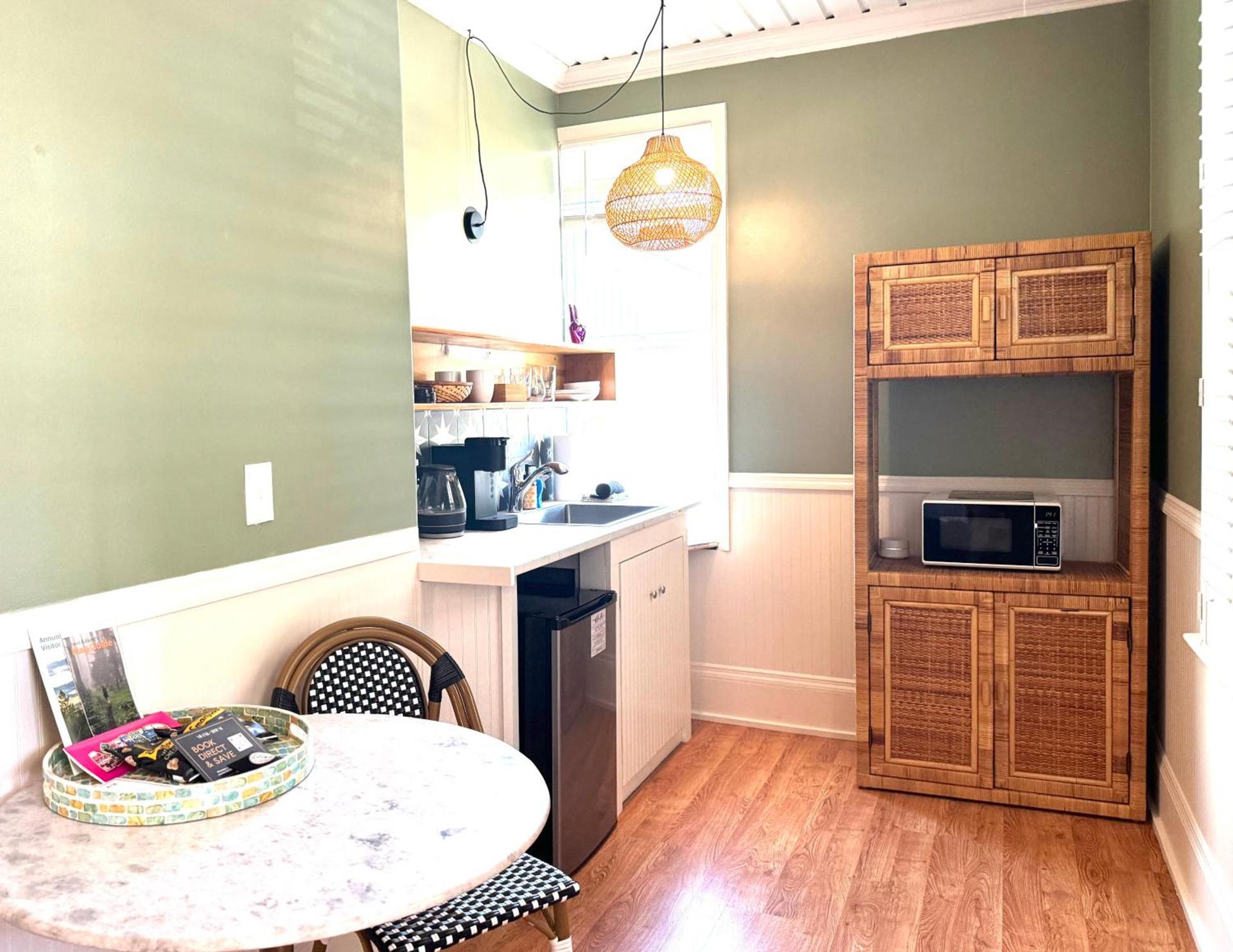 Swank Boutique Suites photo 16