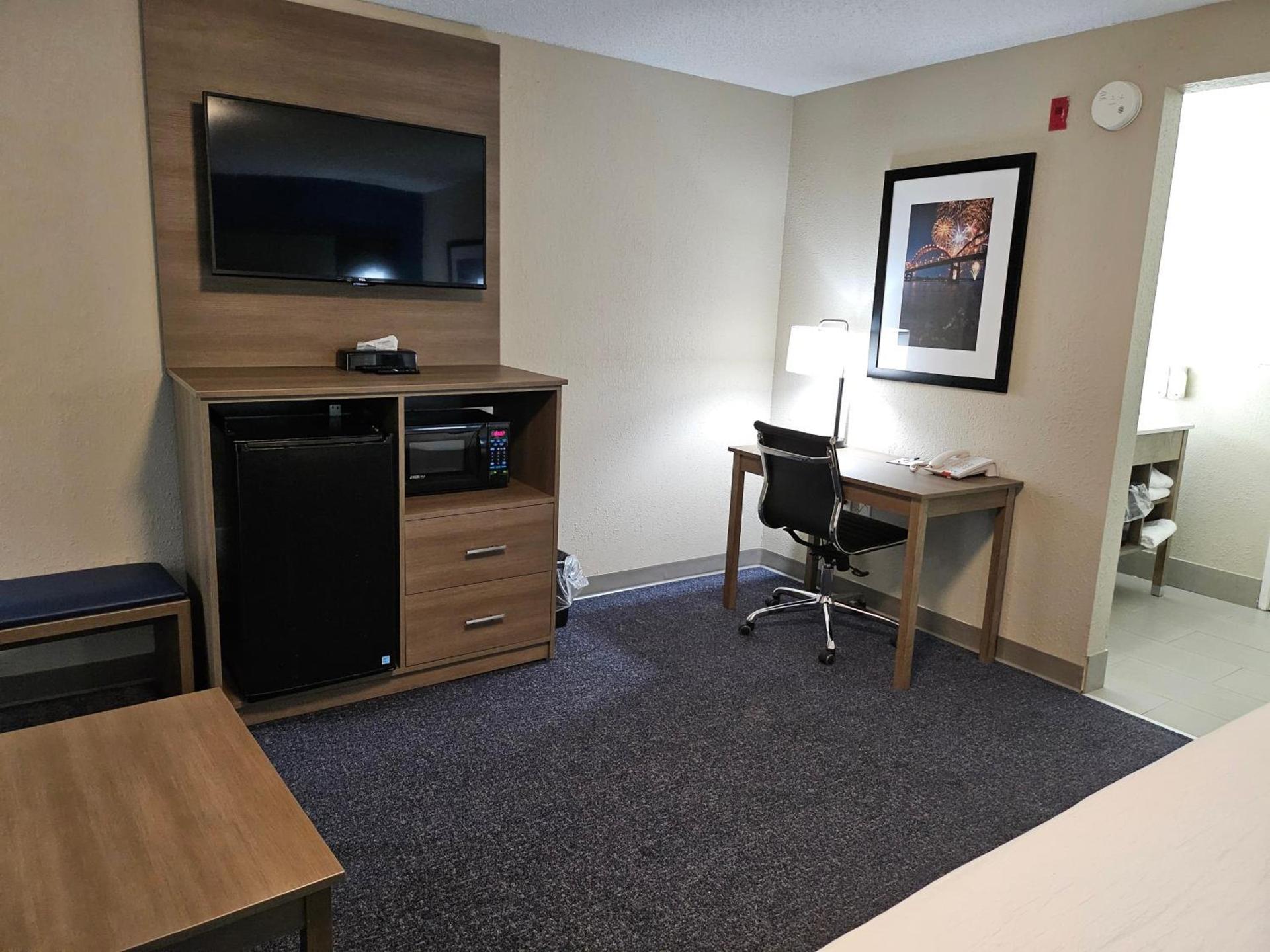 Baymont by Wyndham Davenport photo 8