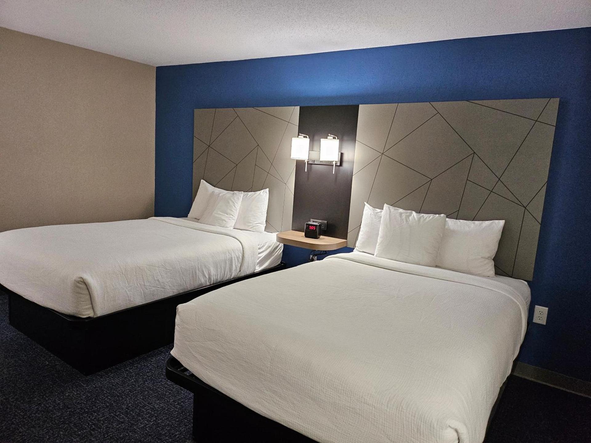 Baymont by Wyndham Davenport photo 16