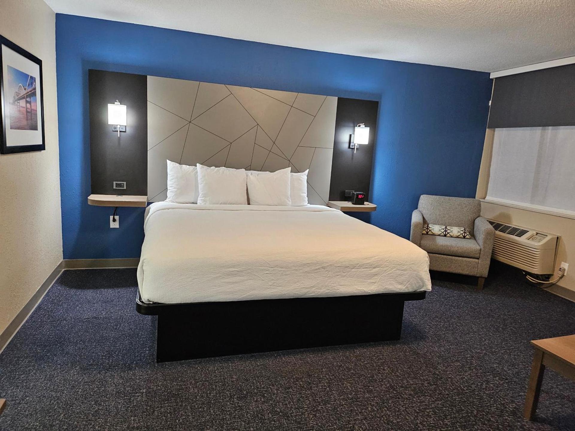 Baymont by Wyndham Davenport photo 22