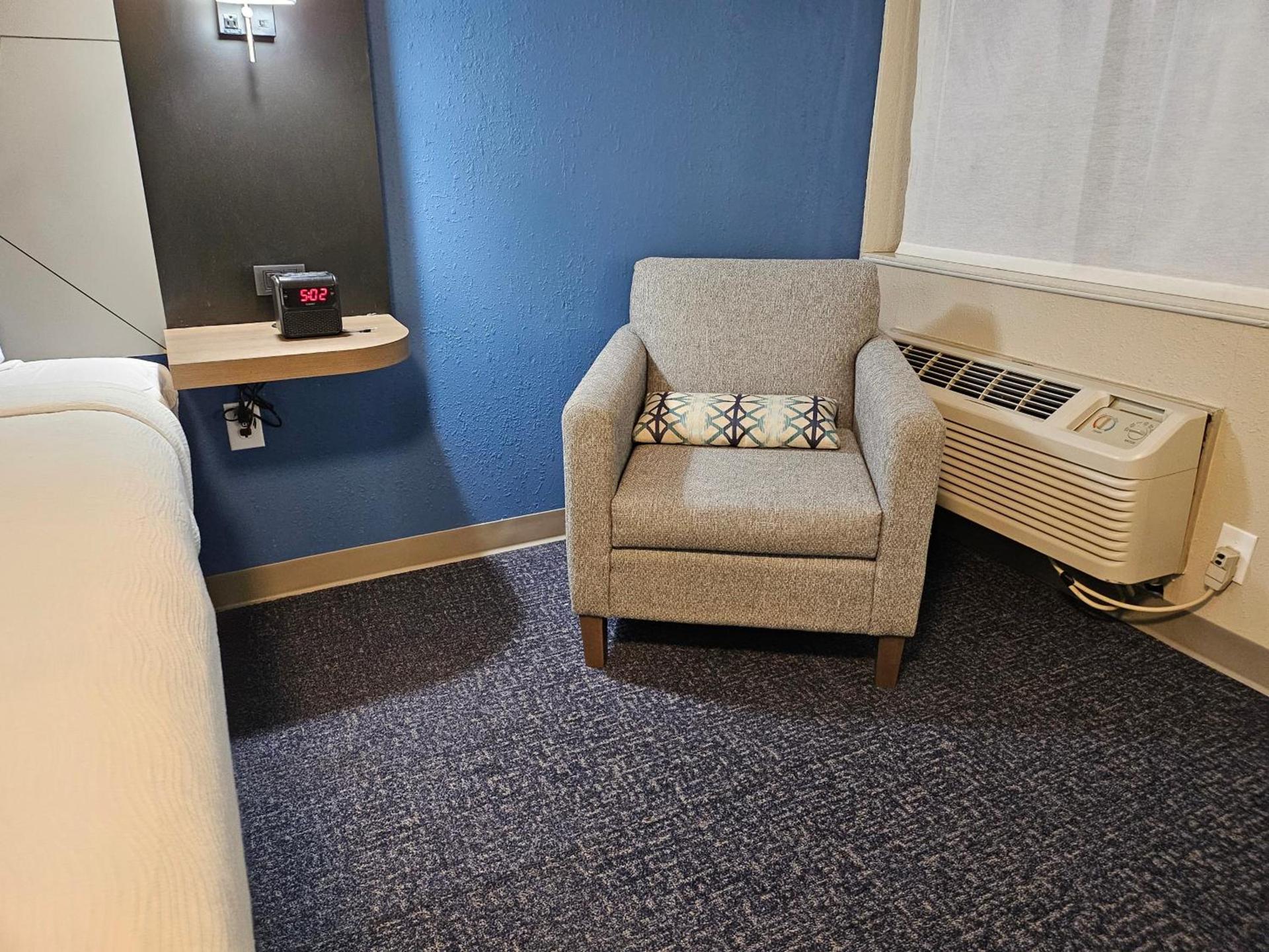 Baymont by Wyndham Davenport photo 21