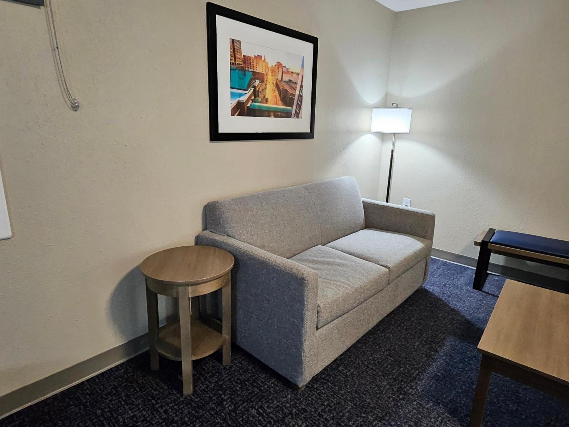 Baymont by Wyndham Davenport photo 25