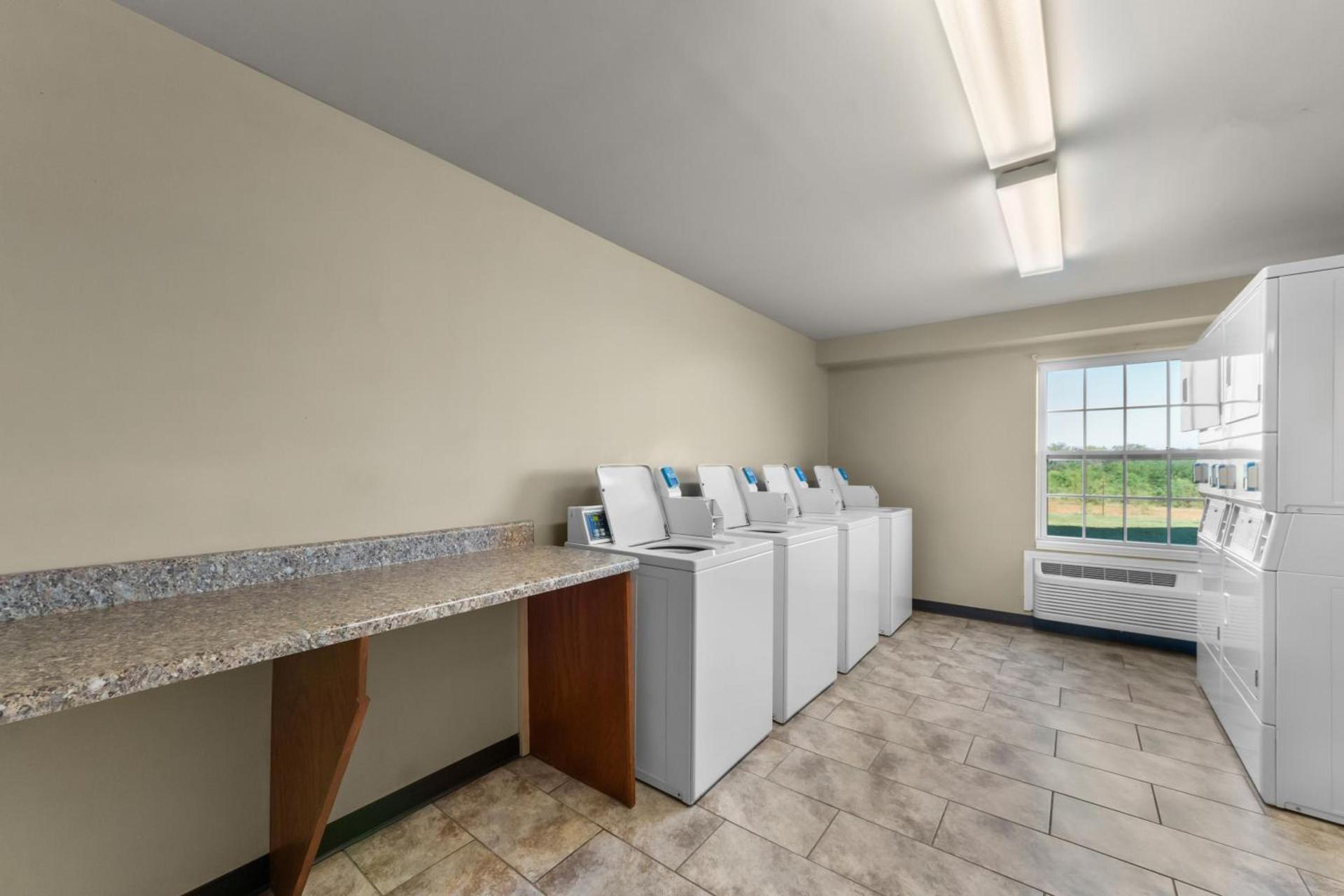 Risewell Kitchen Suites Pleasanton photo 10