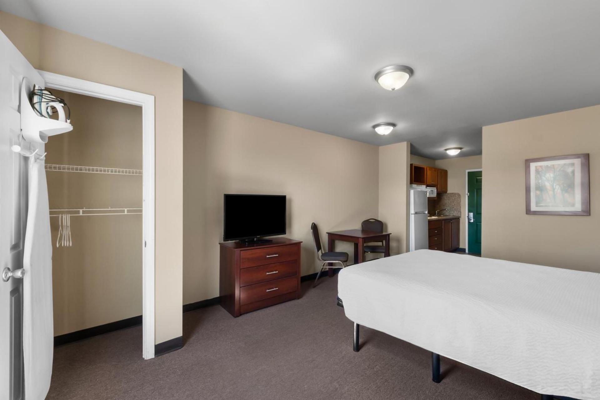 Risewell Kitchen Suites Pleasanton photo 16