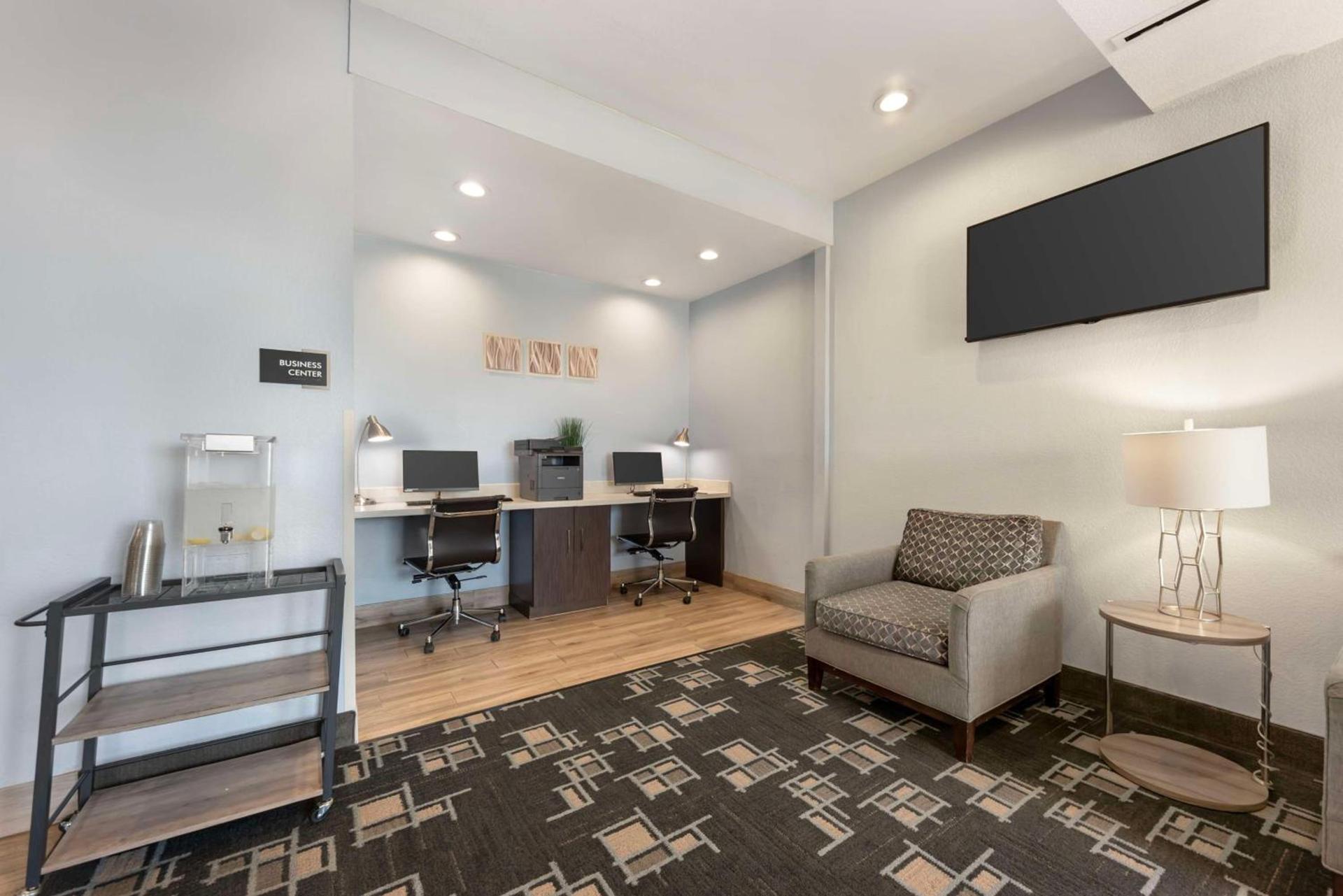 Best Western Plus Buda Austin Inn & Suites photo 3