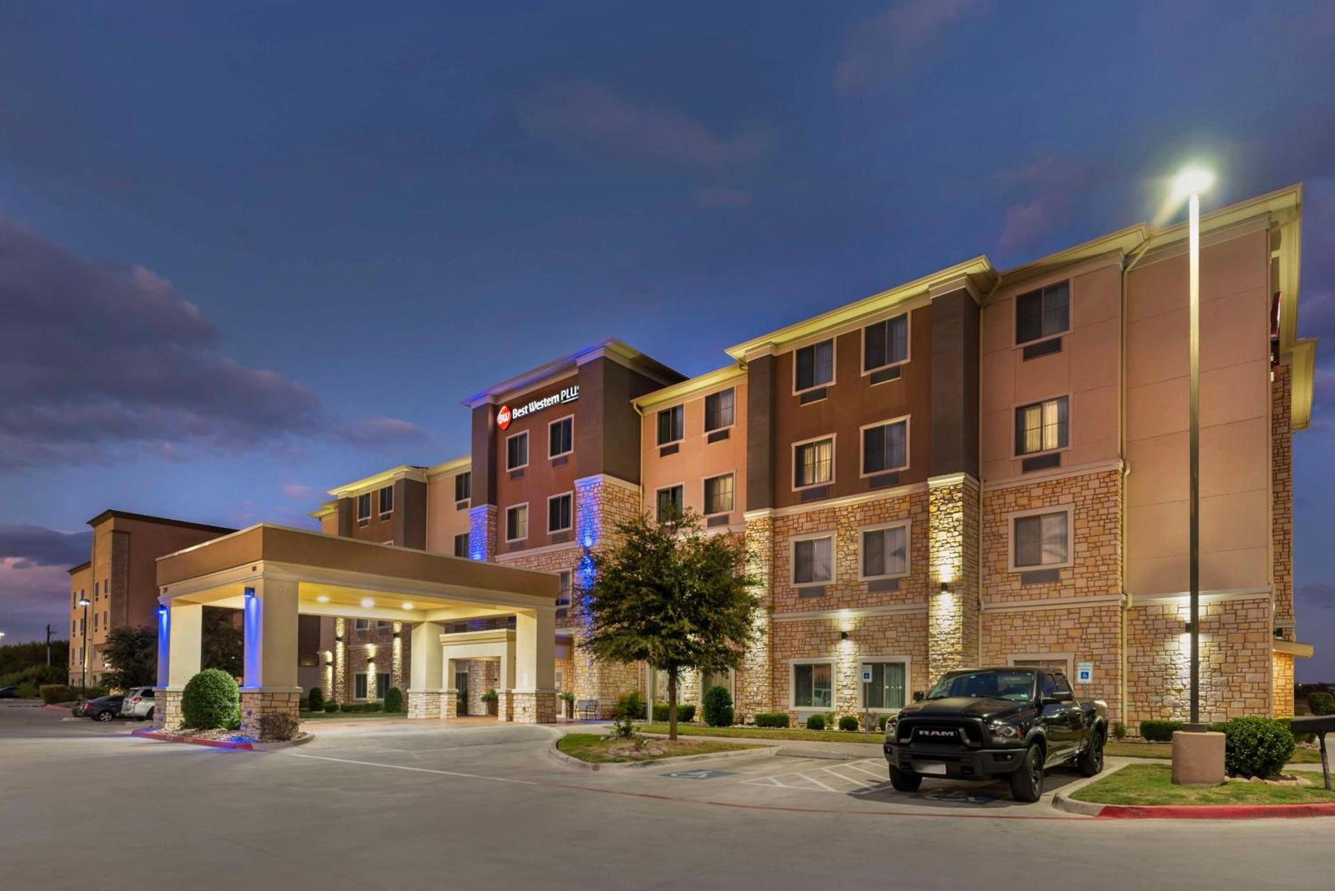 Best Western Plus Buda Austin Inn & Suites photo 12