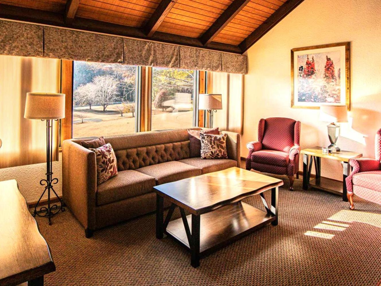 Mountain Loft Resort - Lake Lure, NC photo 13