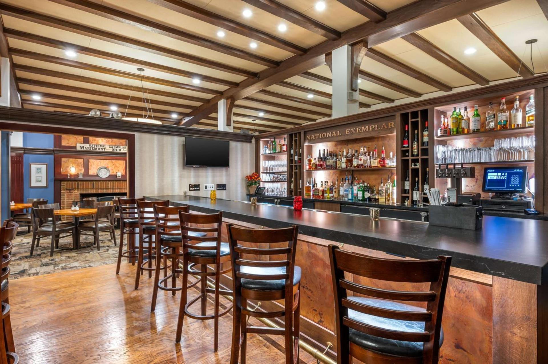 Best Western Premier Mariemont Inn photo 2