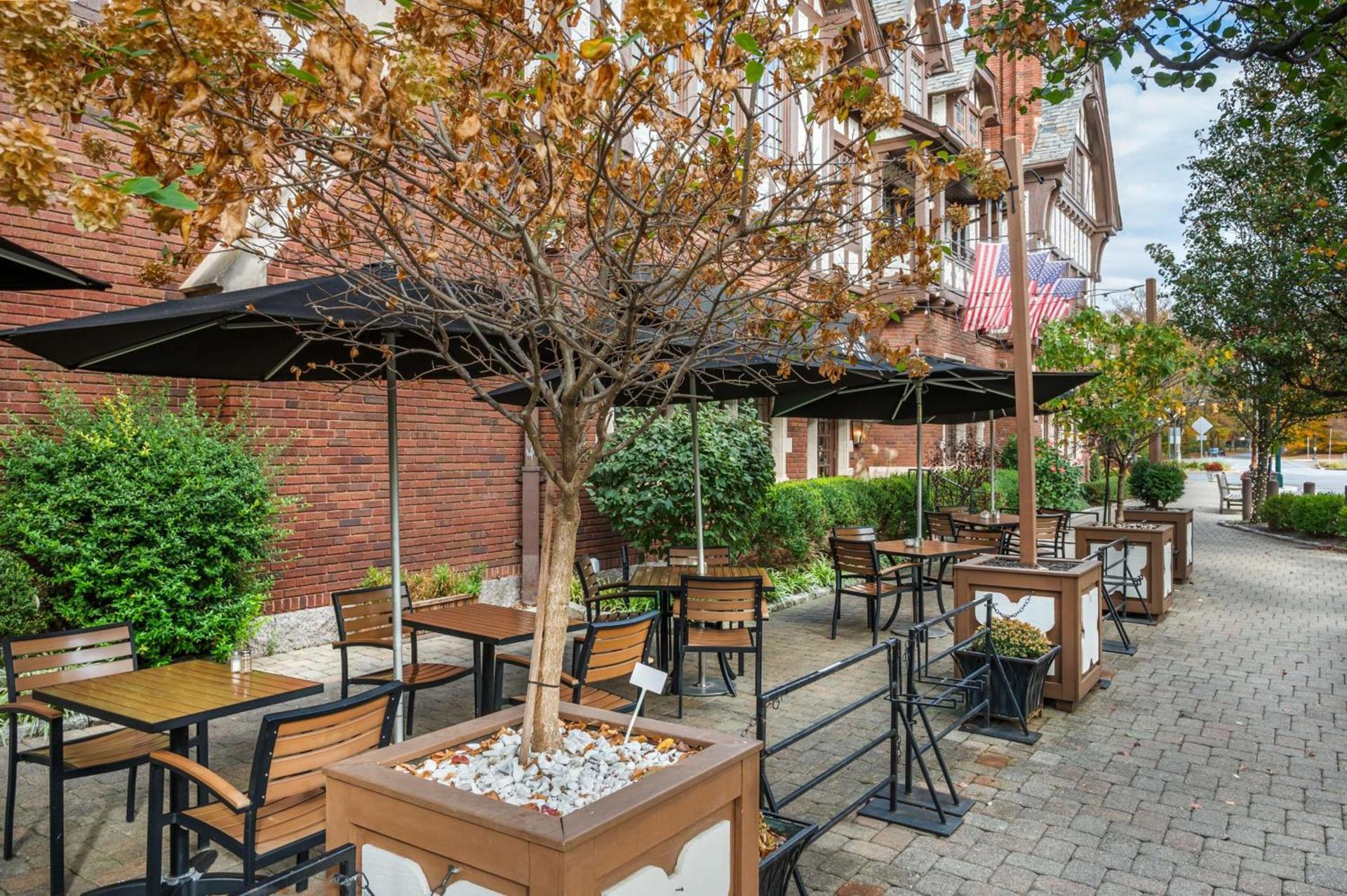 Best Western Premier Mariemont Inn photo 10