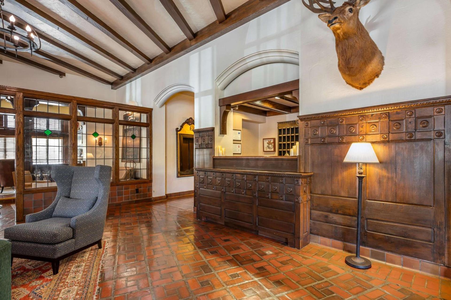 Best Western Premier Mariemont Inn photo 19