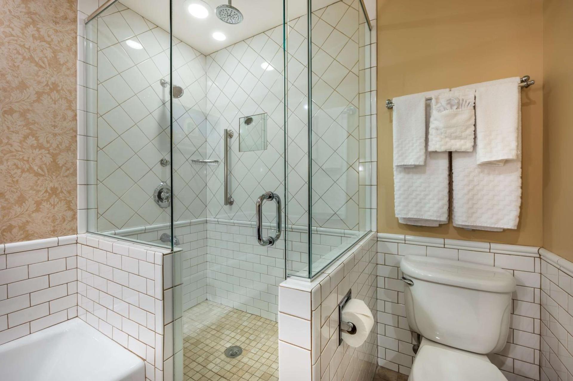 Best Western Premier Mariemont Inn photo 33