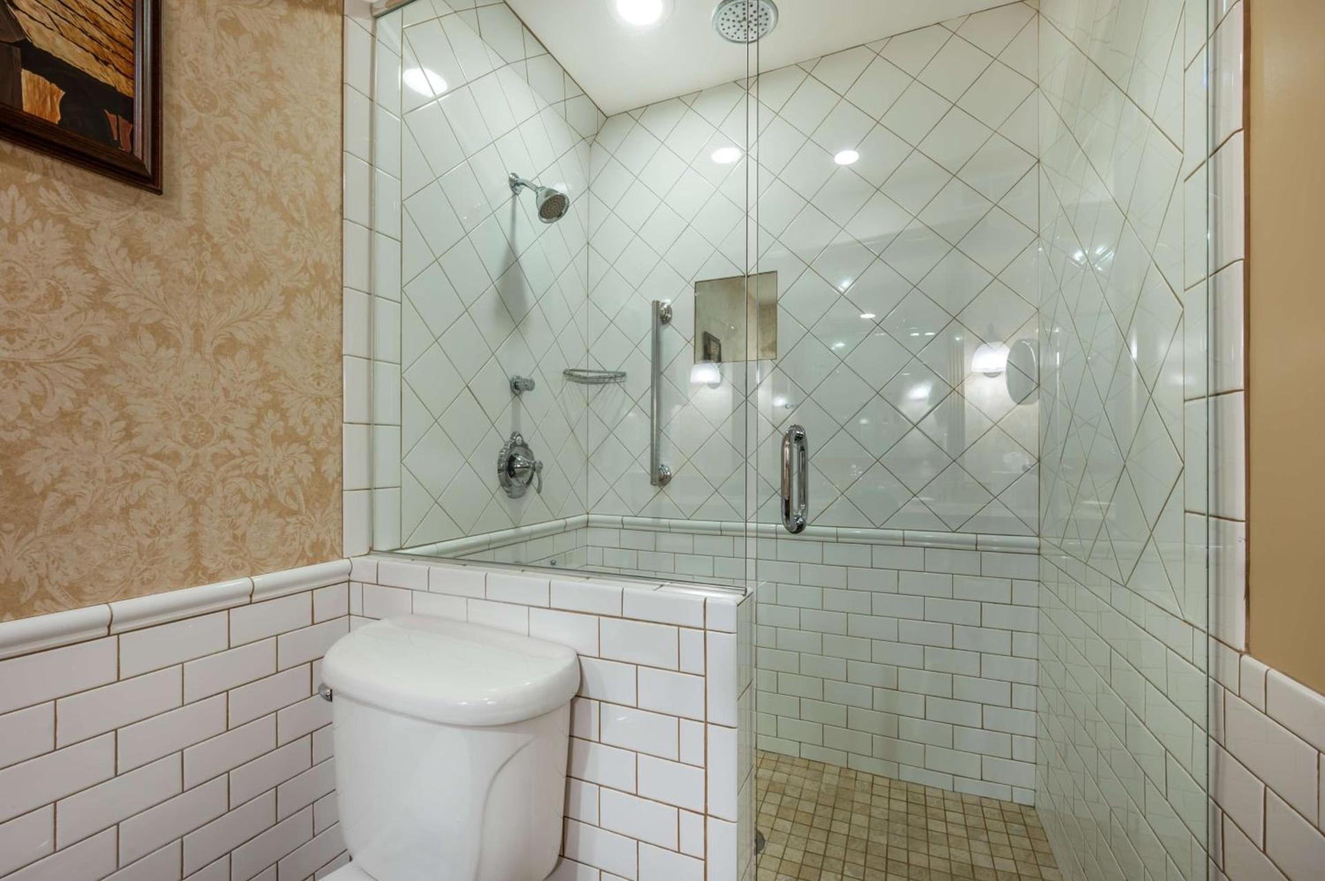 Best Western Premier Mariemont Inn photo 37