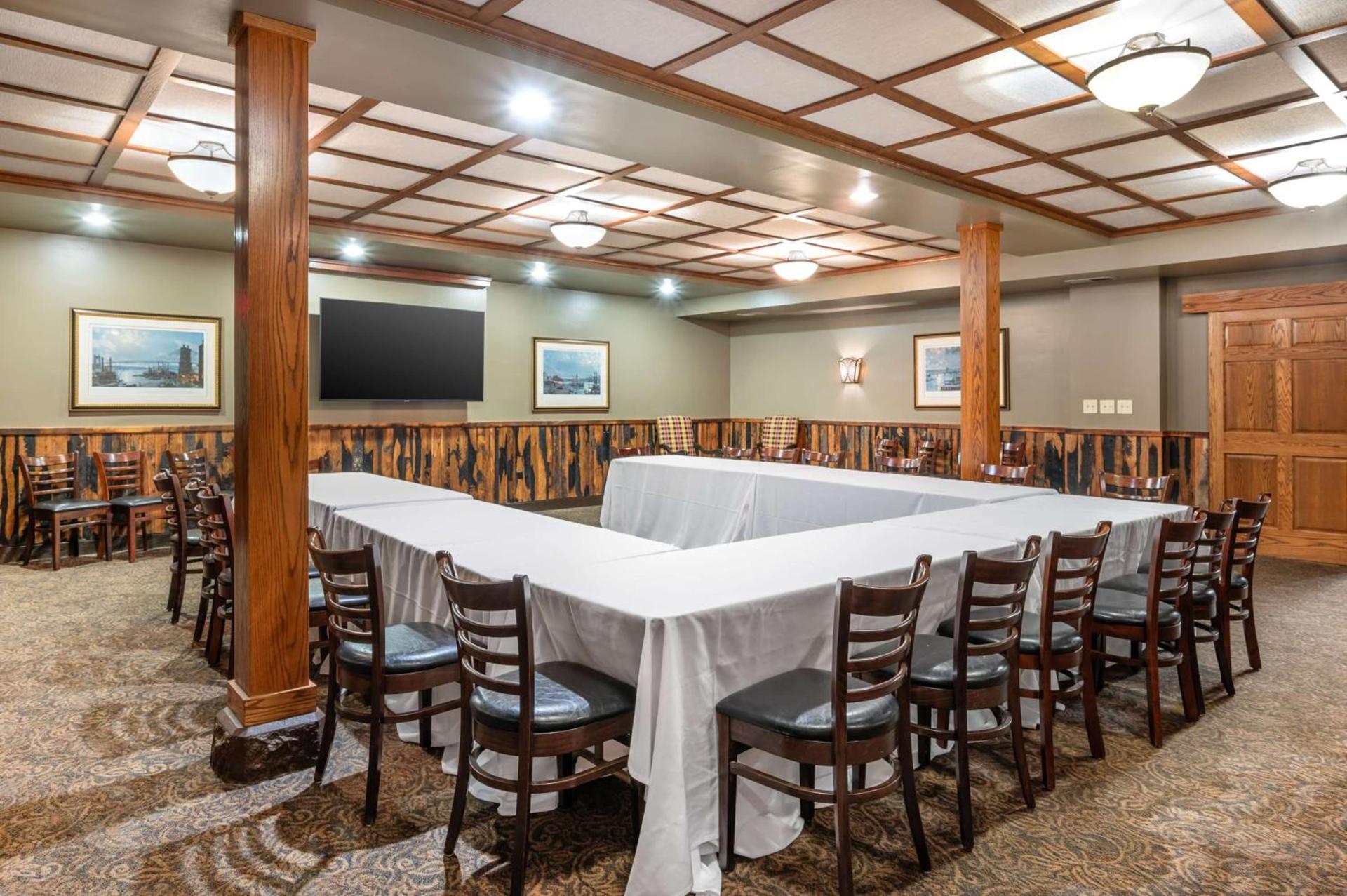 Best Western Premier Mariemont Inn photo 39