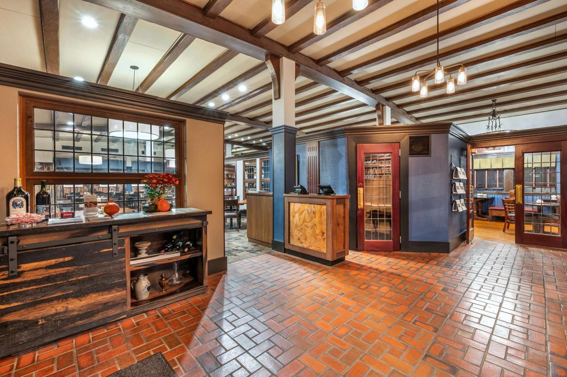 Best Western Premier Mariemont Inn photo 45
