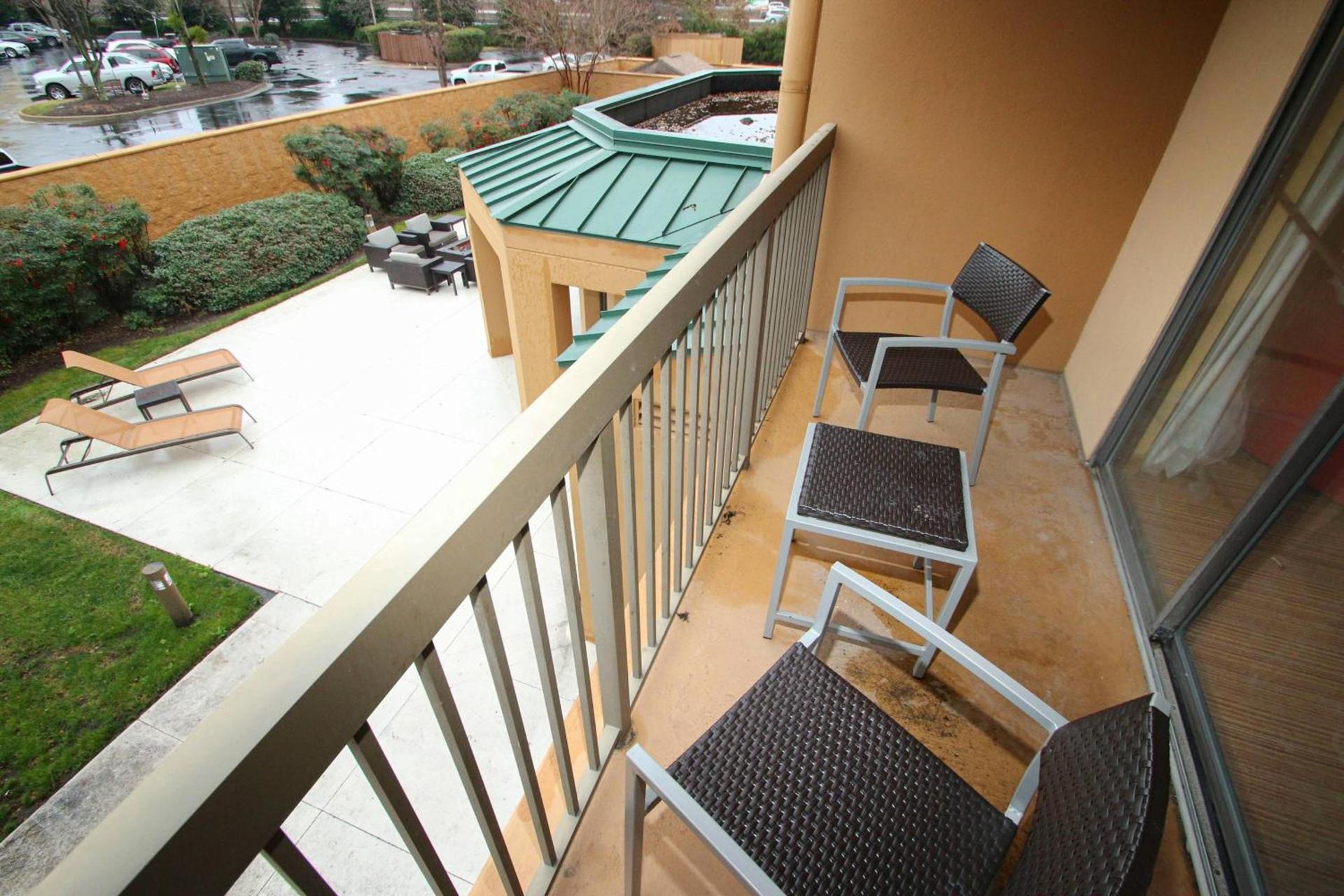 Courtyard Chesapeake Greenbrier photo 9