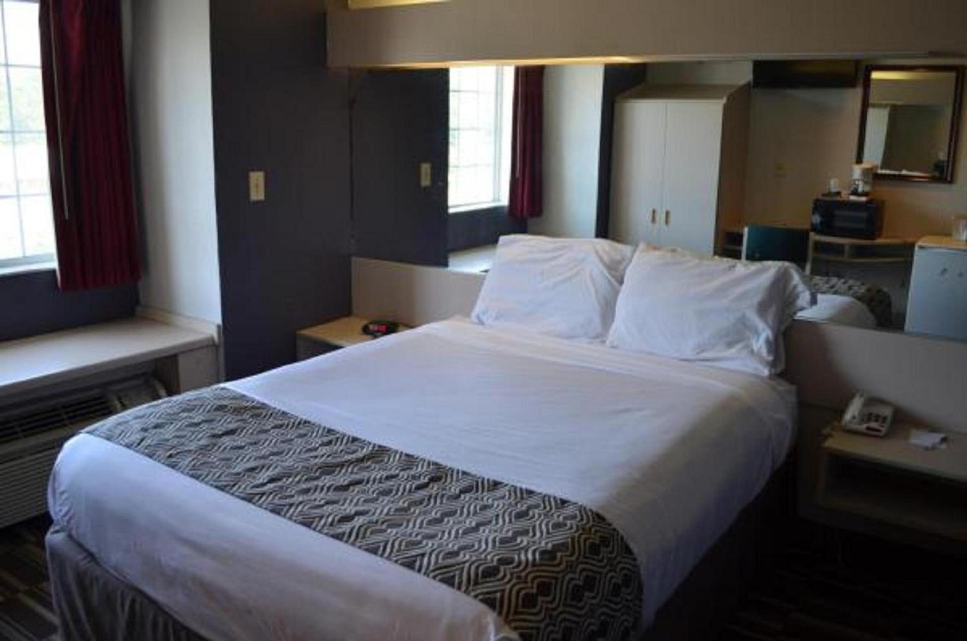 Stay Express inn and Suites Atlanta Union City photo 2
