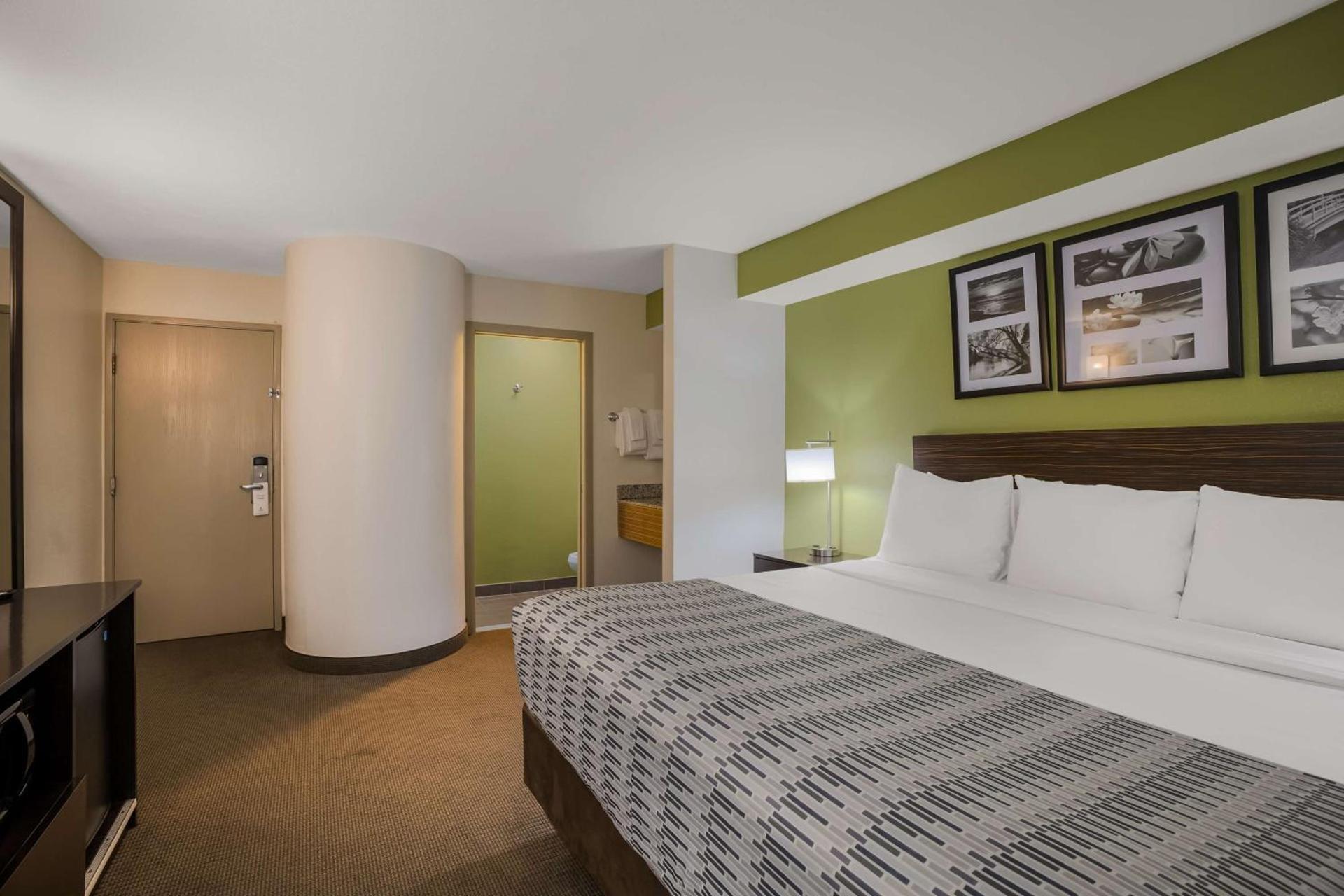 SureStay Plus by Best Western Mesa Superstition Springs photo 15