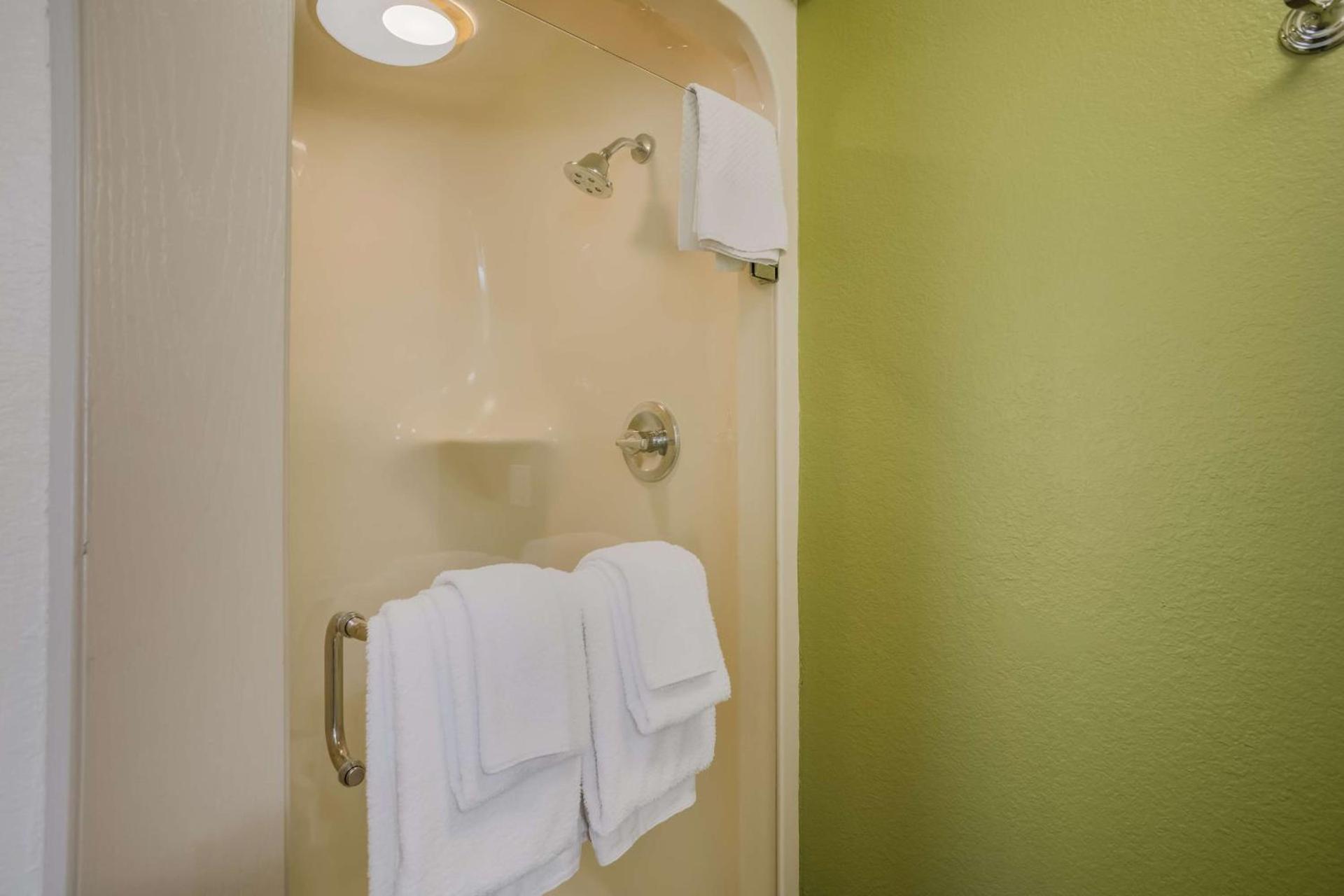 SureStay Plus by Best Western Mesa Superstition Springs photo 23