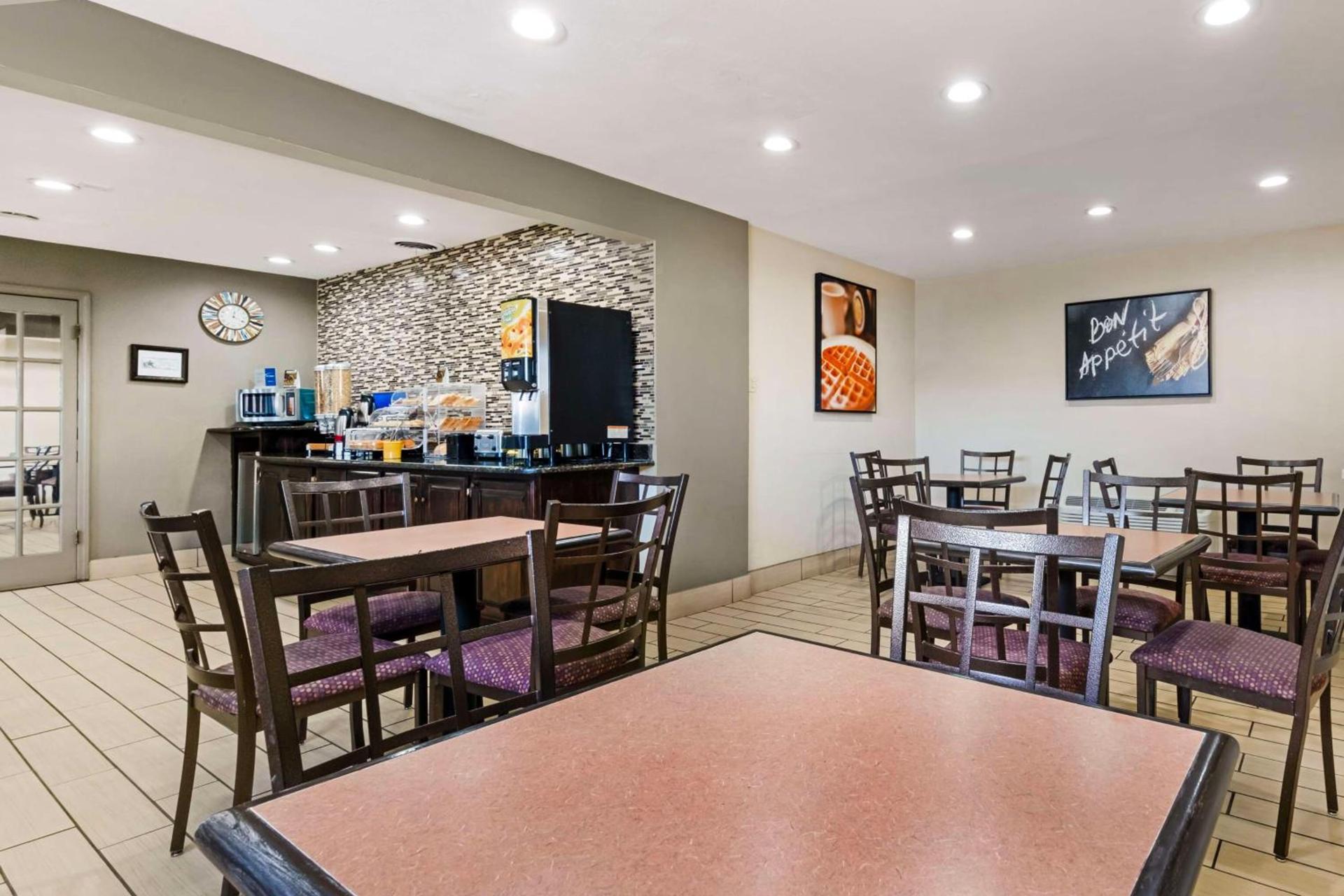 Best Western Red Carpet Inn photo 15