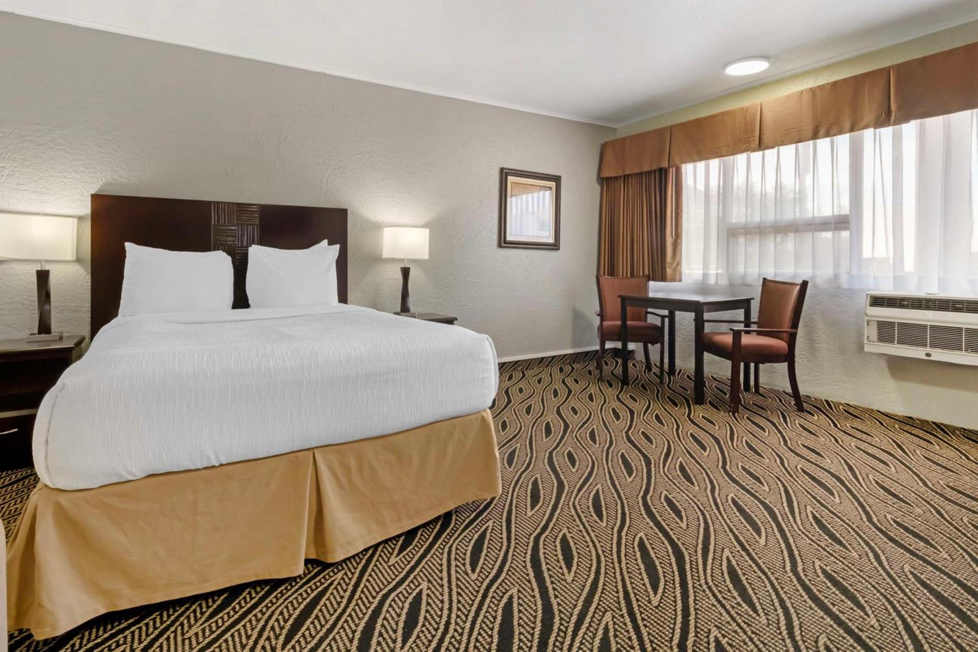 Best Western Red Carpet Inn photo 42